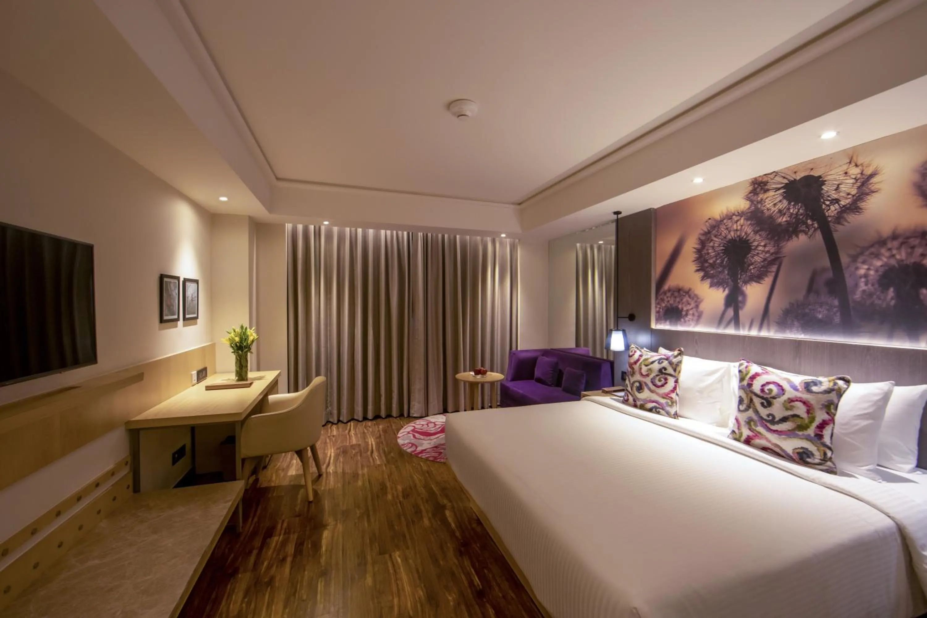 Bedroom, Bed in The Gaurs Sarovar Premiere
