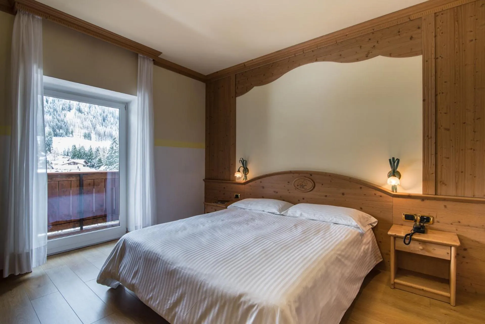 Bedroom, Bed in Hotel Colfosco