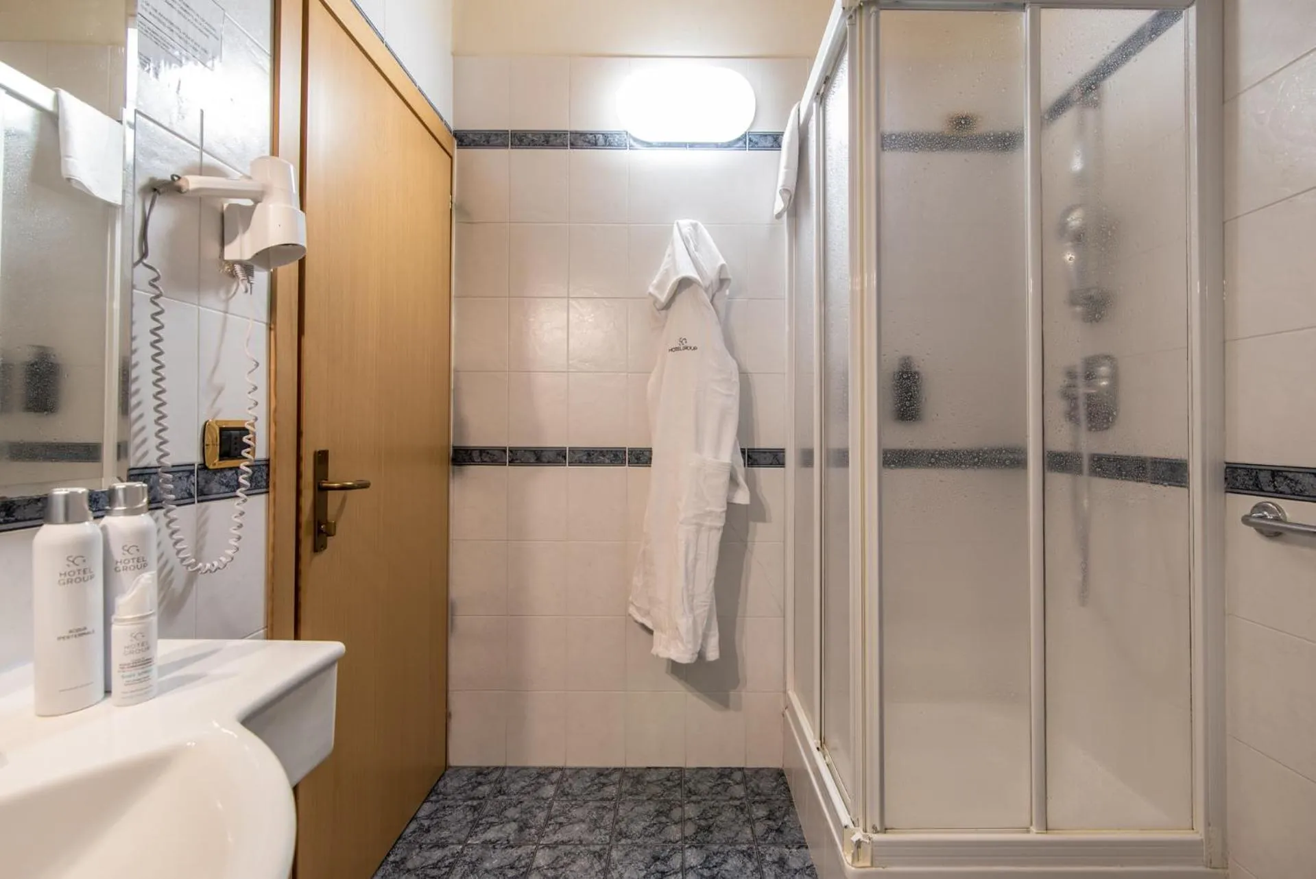 Bathroom in Hotel Colfosco