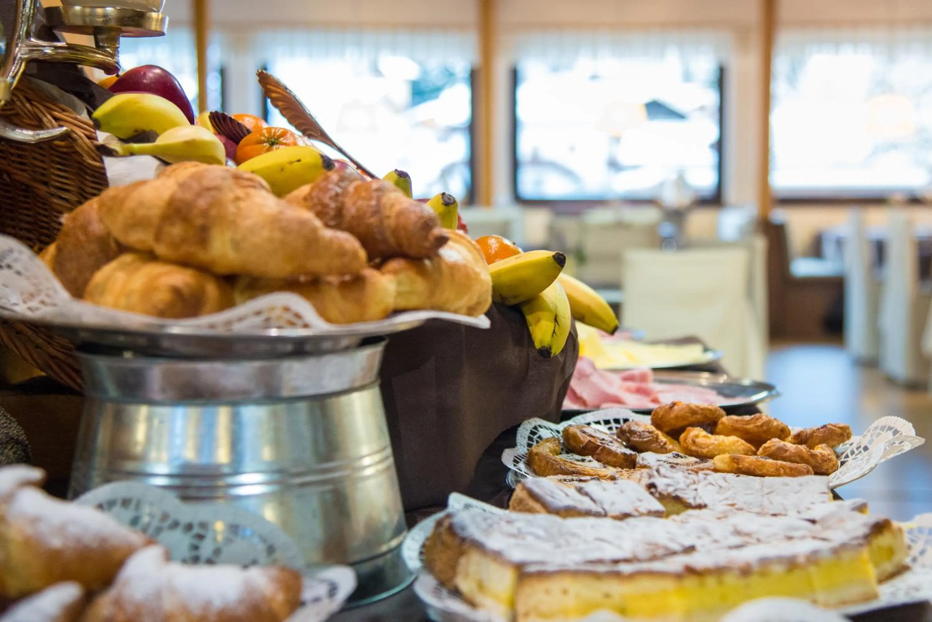 Restaurant/places to eat in Hotel Colfosco