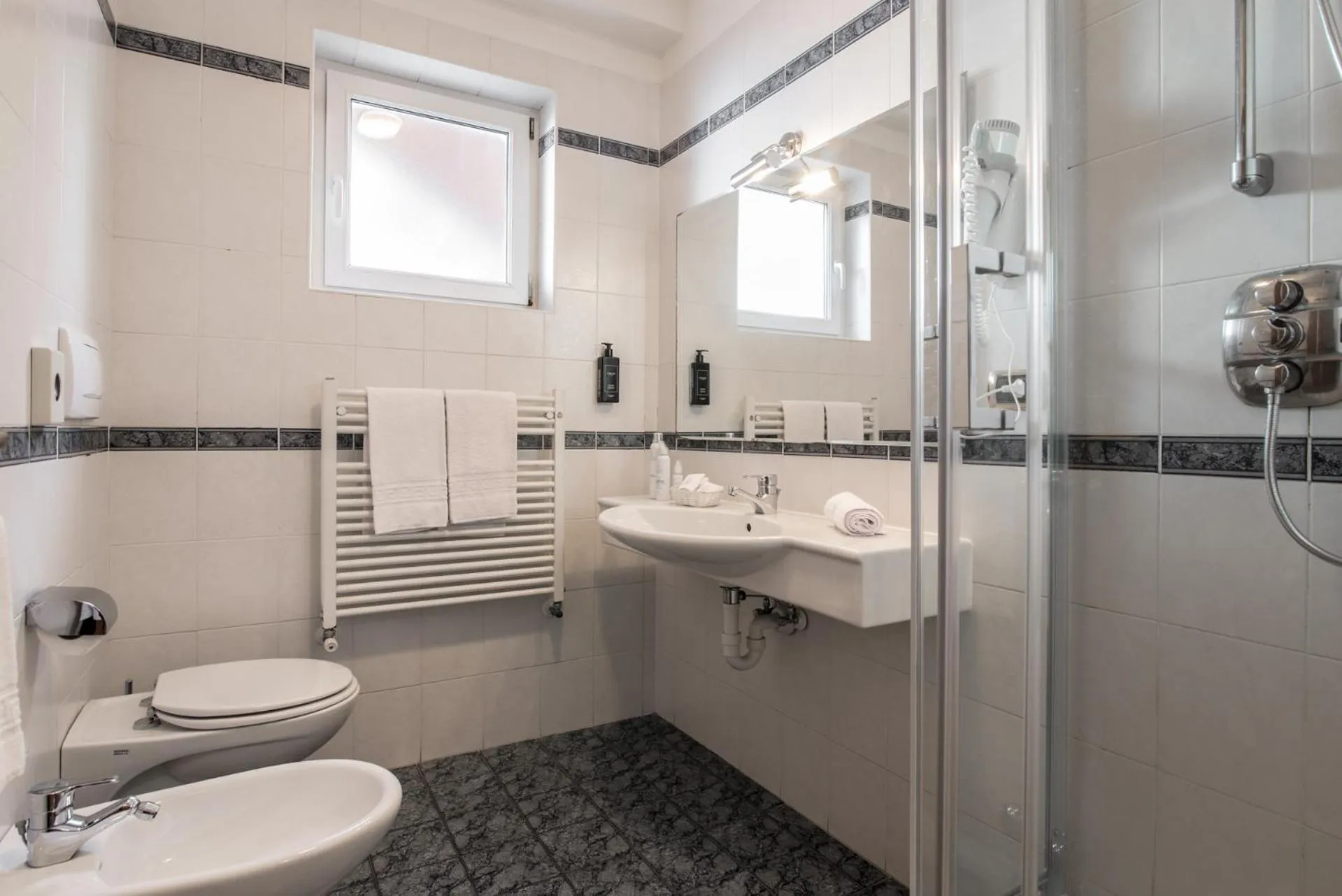 Bathroom in Hotel Colfosco