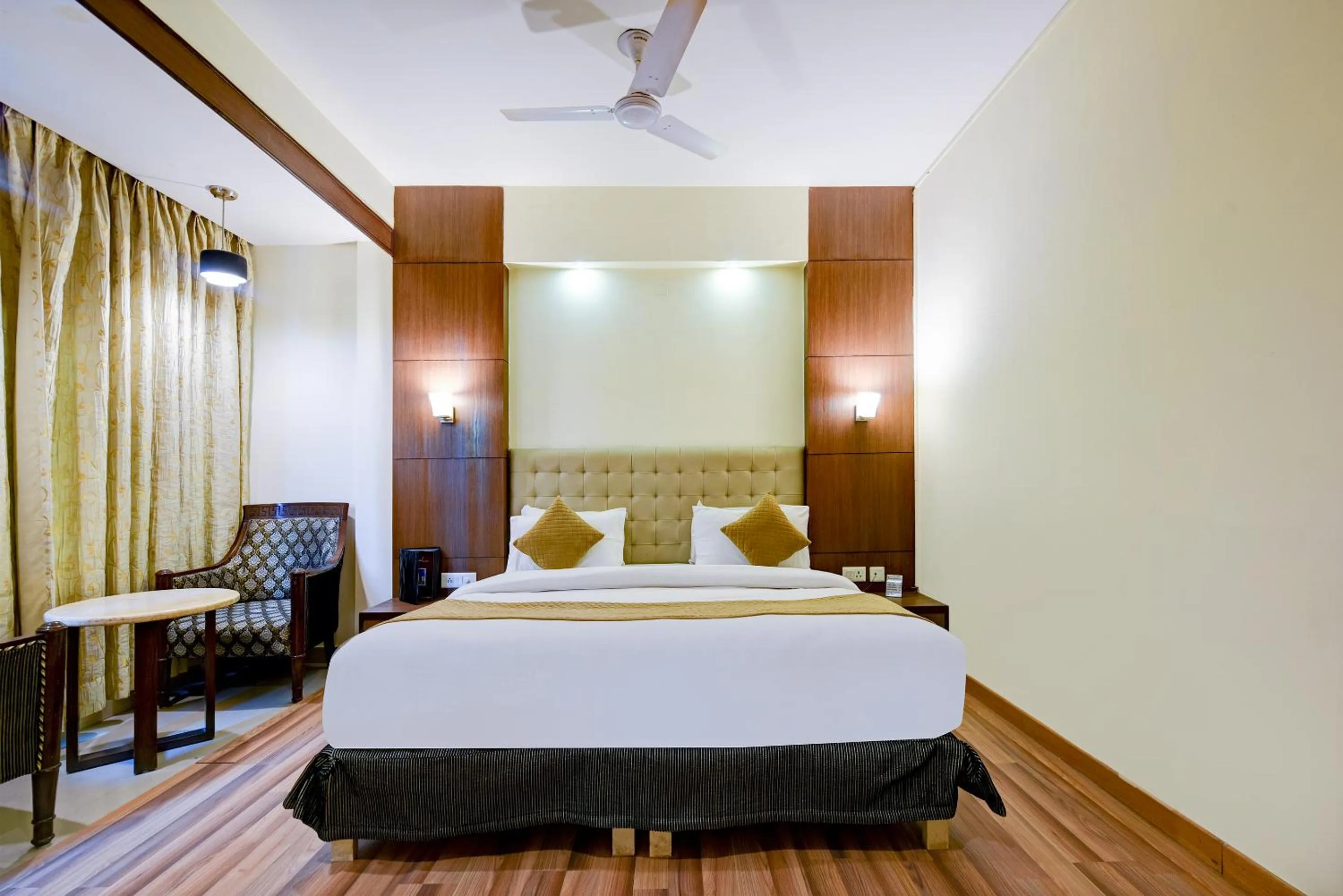 VIP, Bed in The Pamposh Hotel