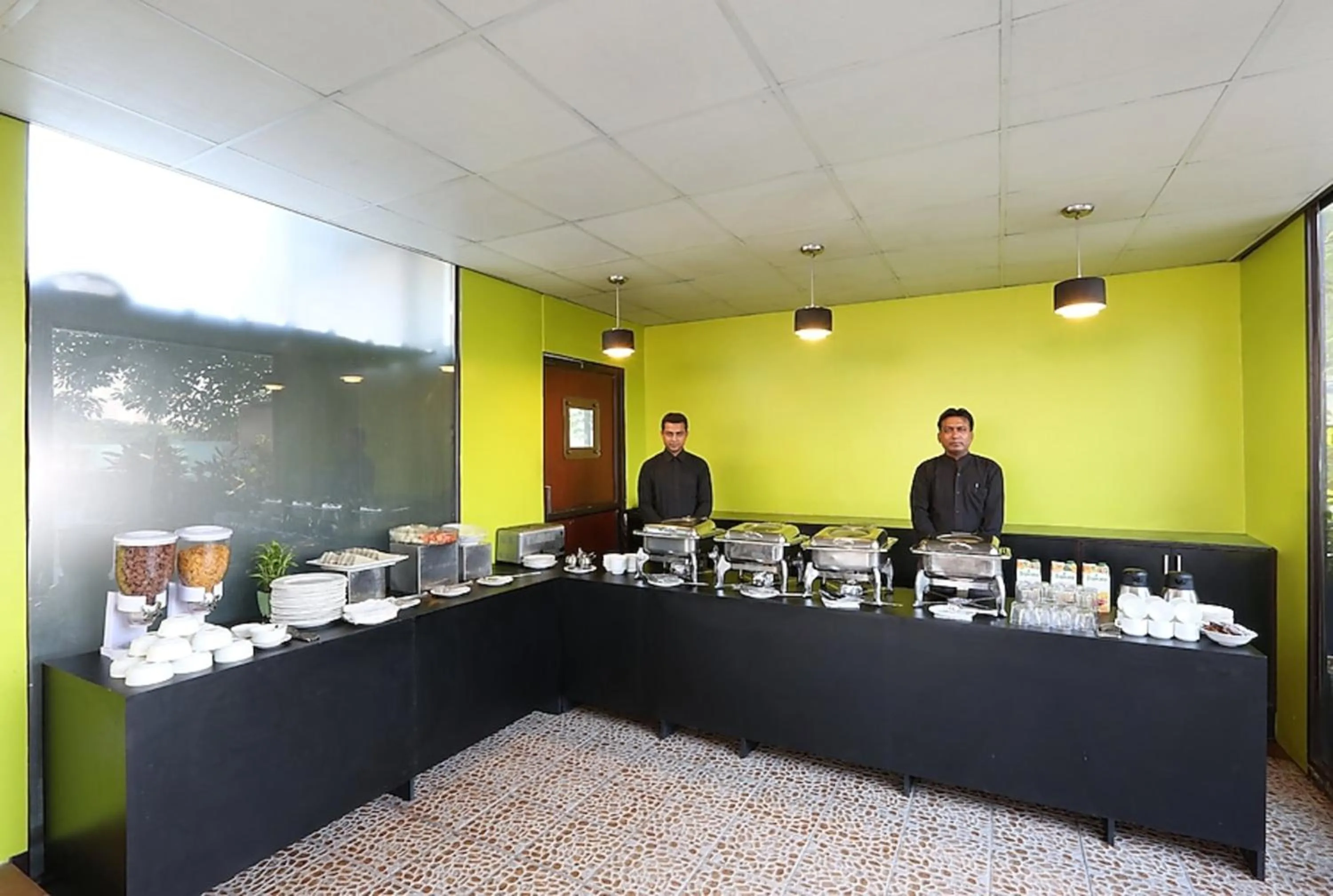 Restaurant/places to eat in The Pamposh Hotel