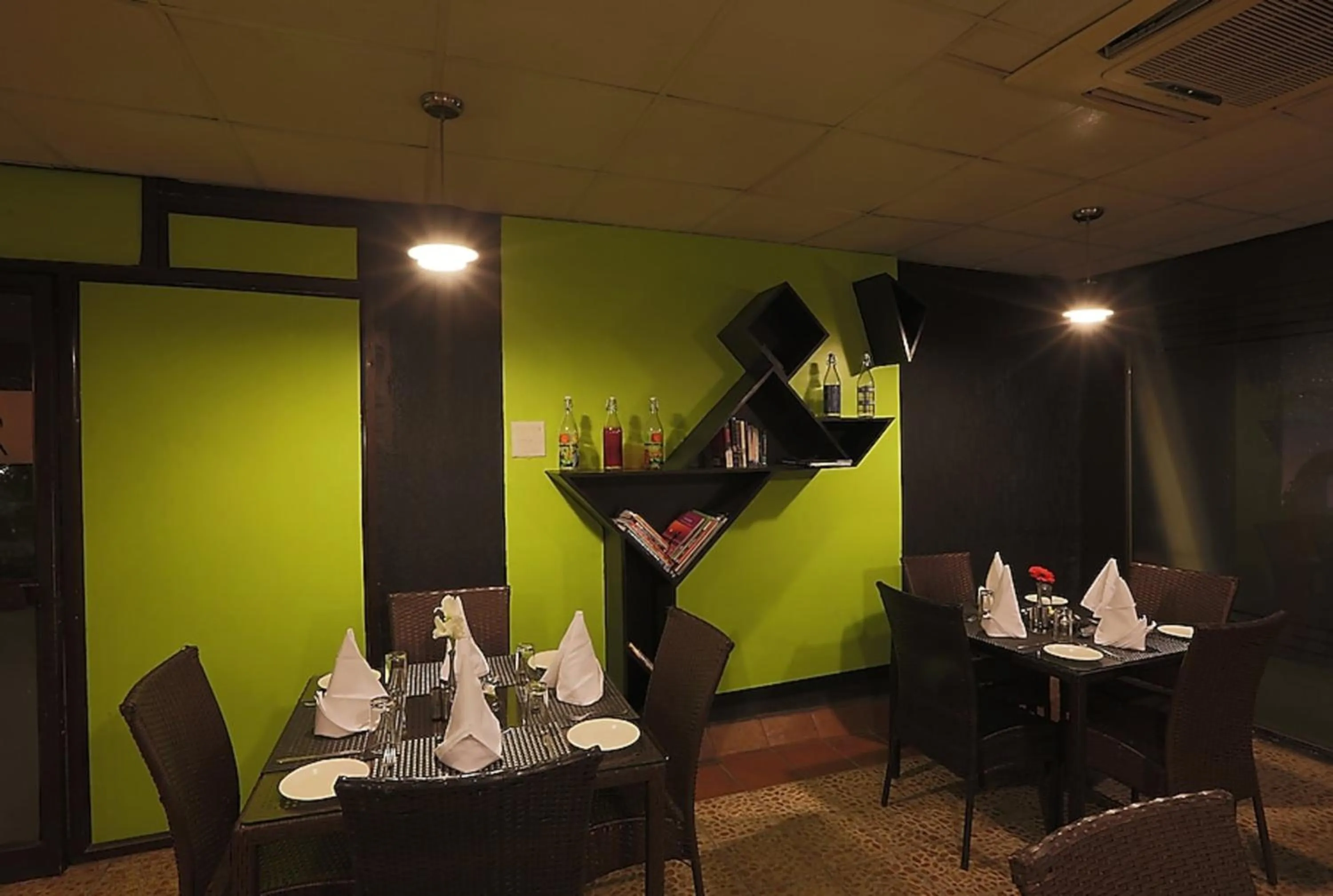 Food and drinks in The Pamposh Hotel