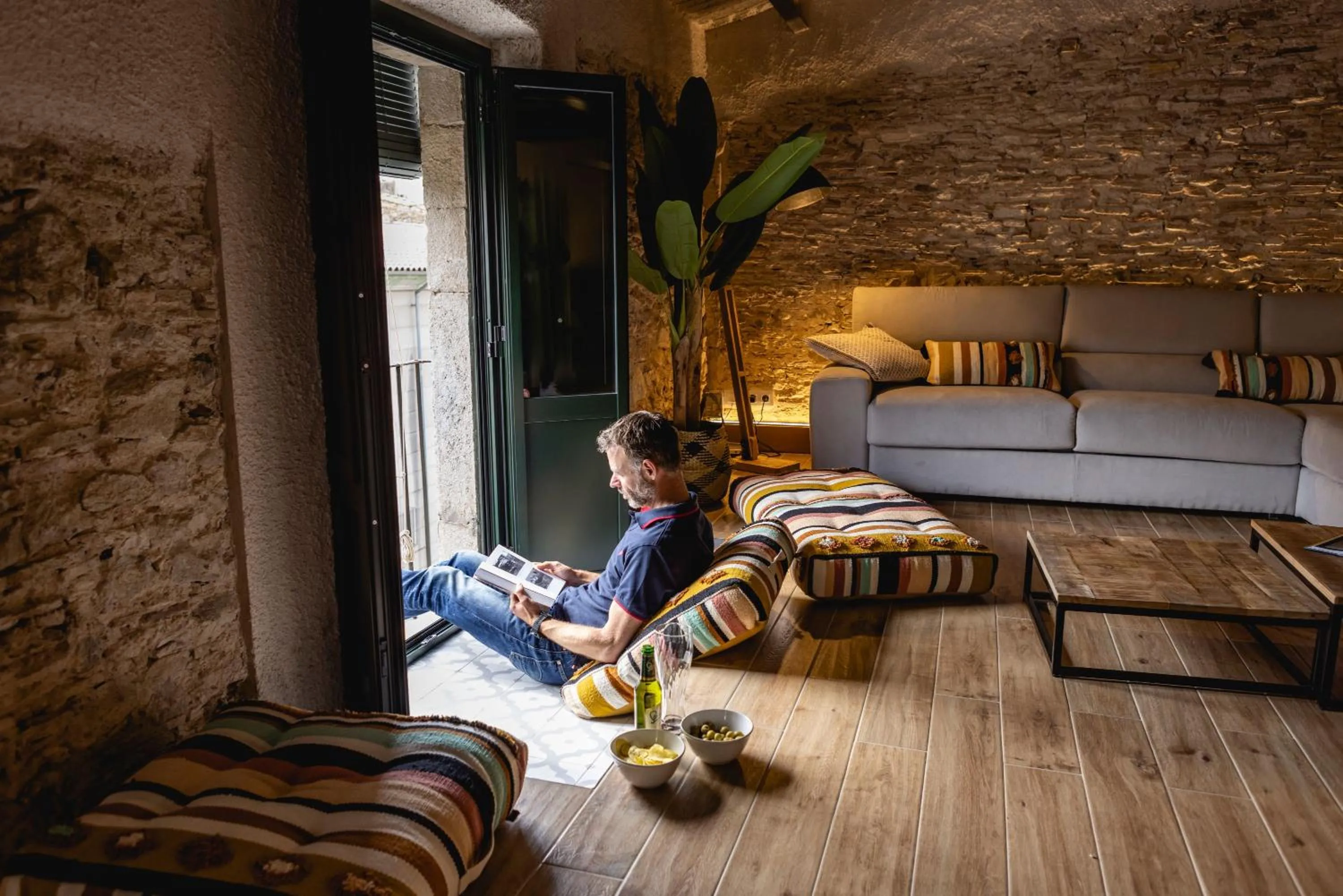Living room in Bravissimo Plaça del Vi, Design Penthouse