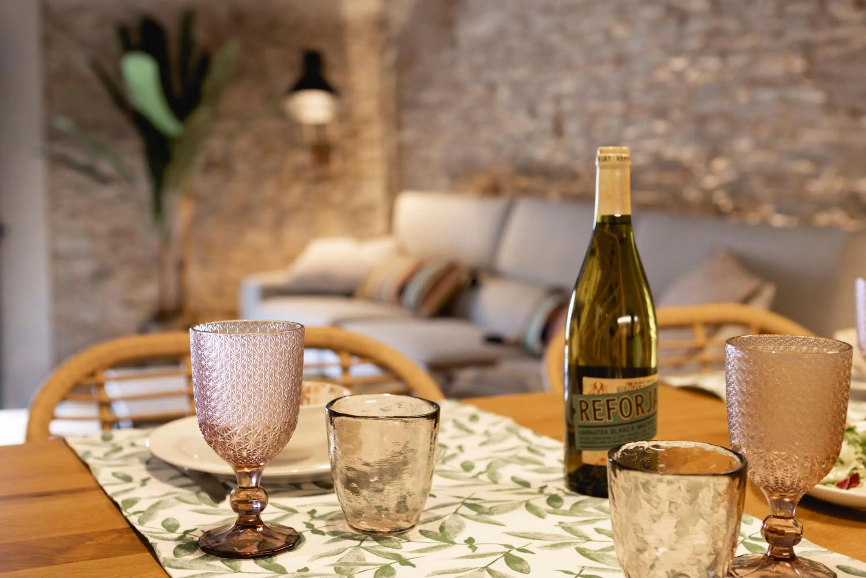 Dining area in Bravissimo Plaça del Vi, Design Penthouse