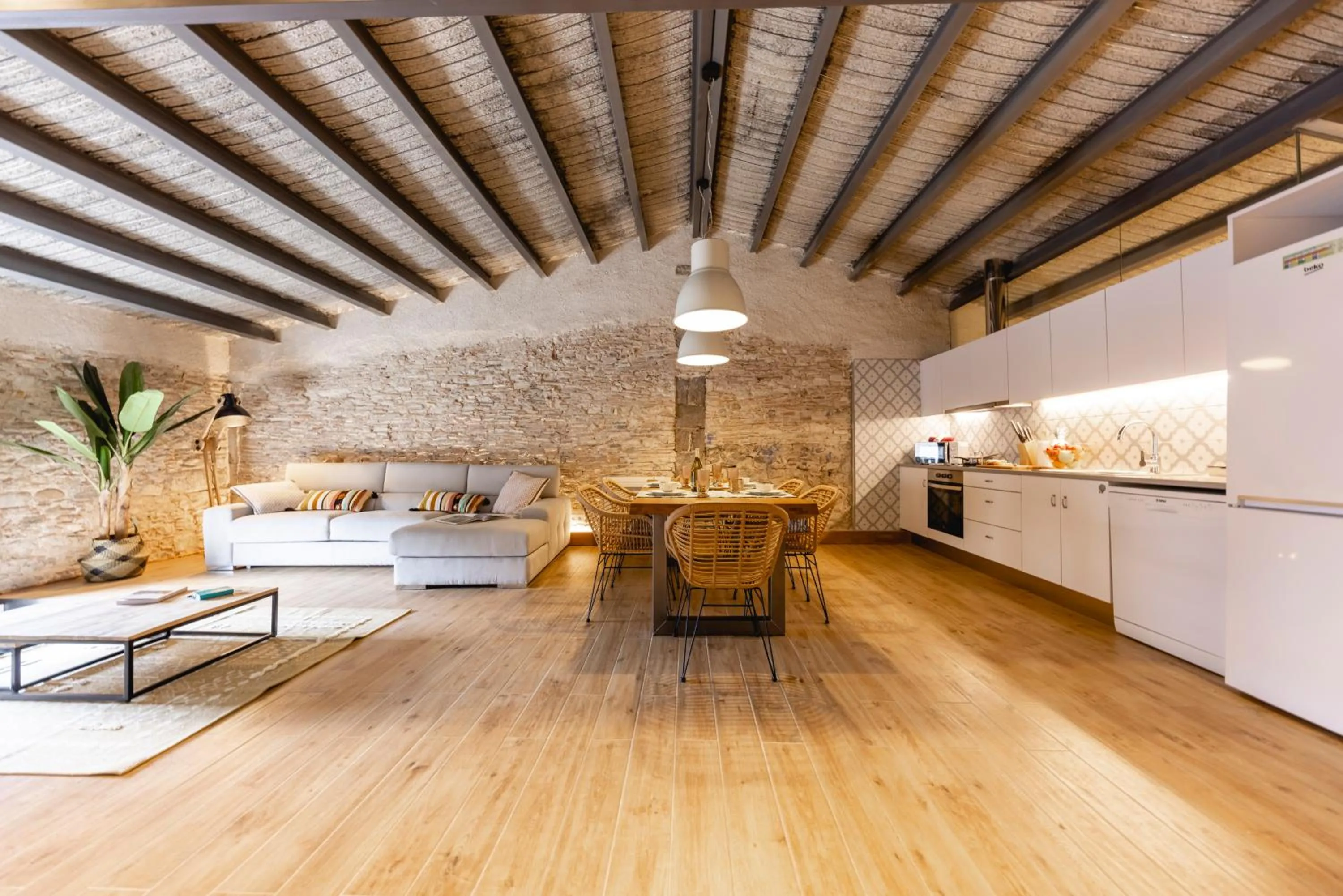 Kitchen or kitchenette in Bravissimo Plaça del Vi, Design Penthouse
