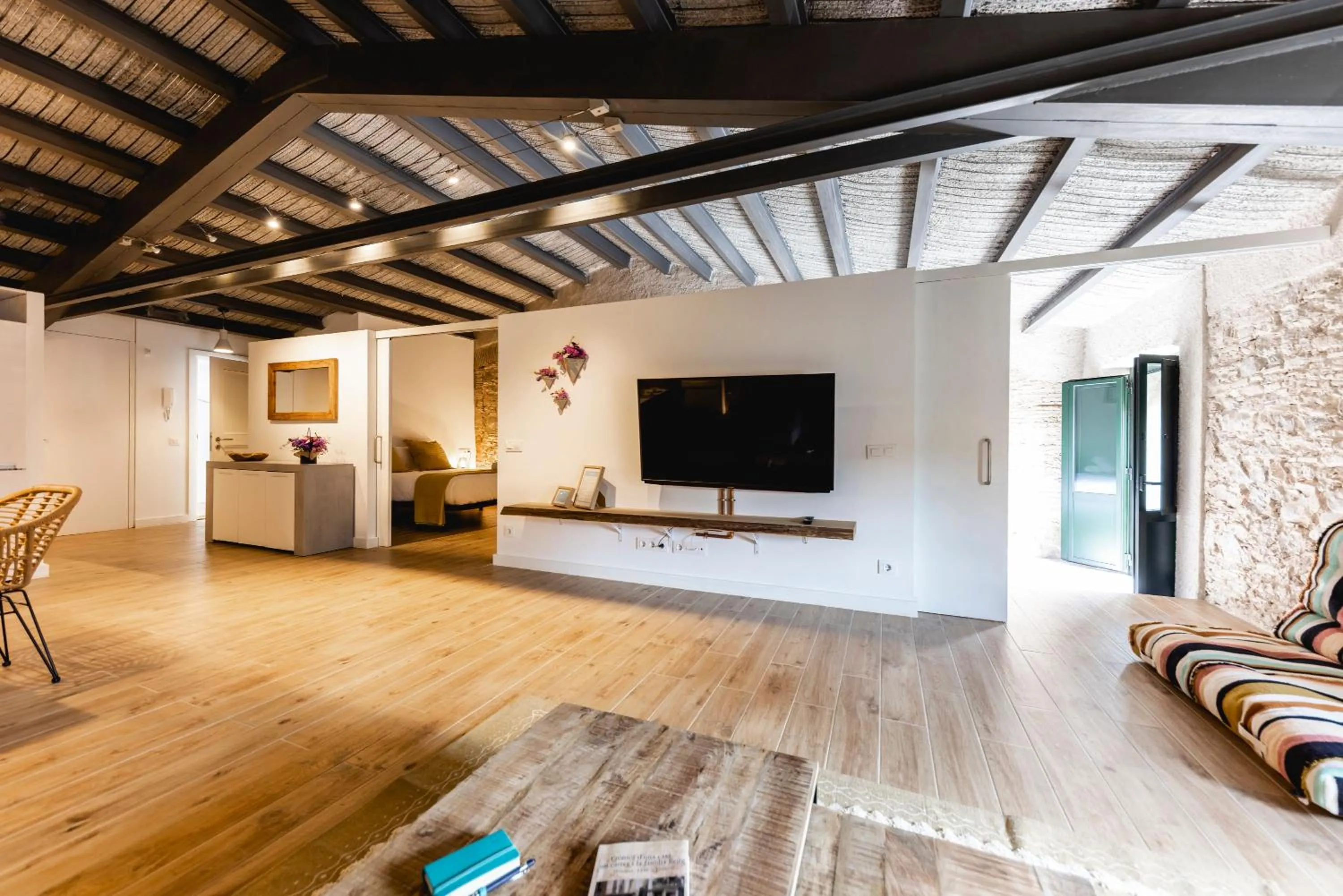 TV and multimedia in Bravissimo Plaça del Vi, Design Penthouse