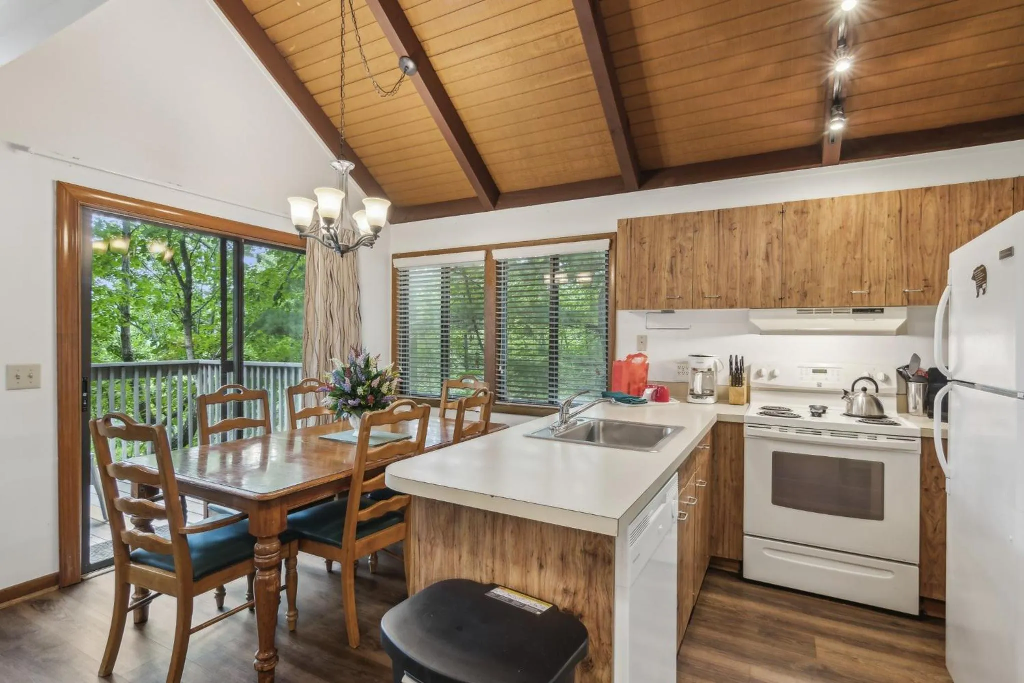 Kitchen or kitchenette in Petit Crest Villas