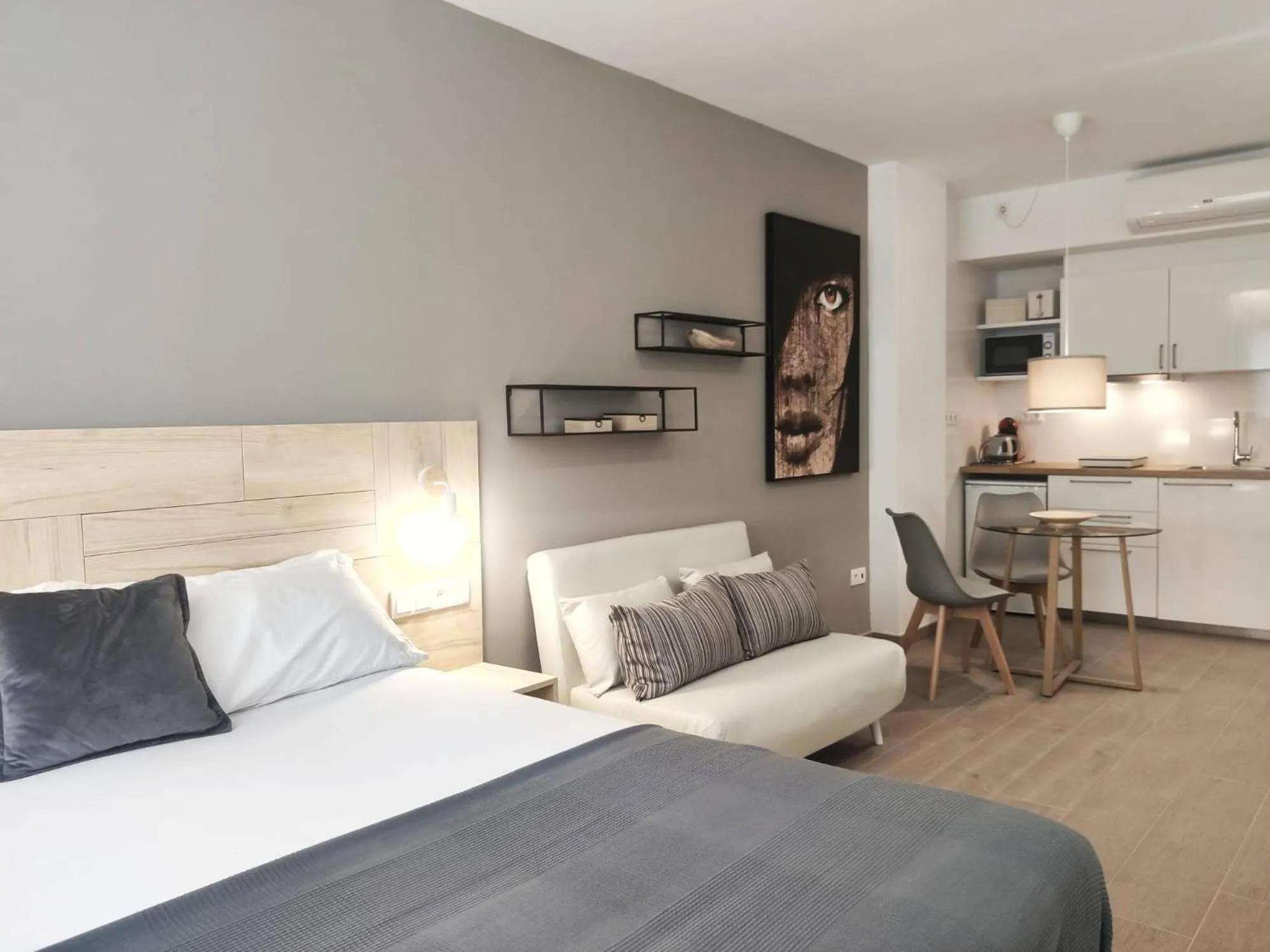 Bed in GLOBAL Apartments & Rooms