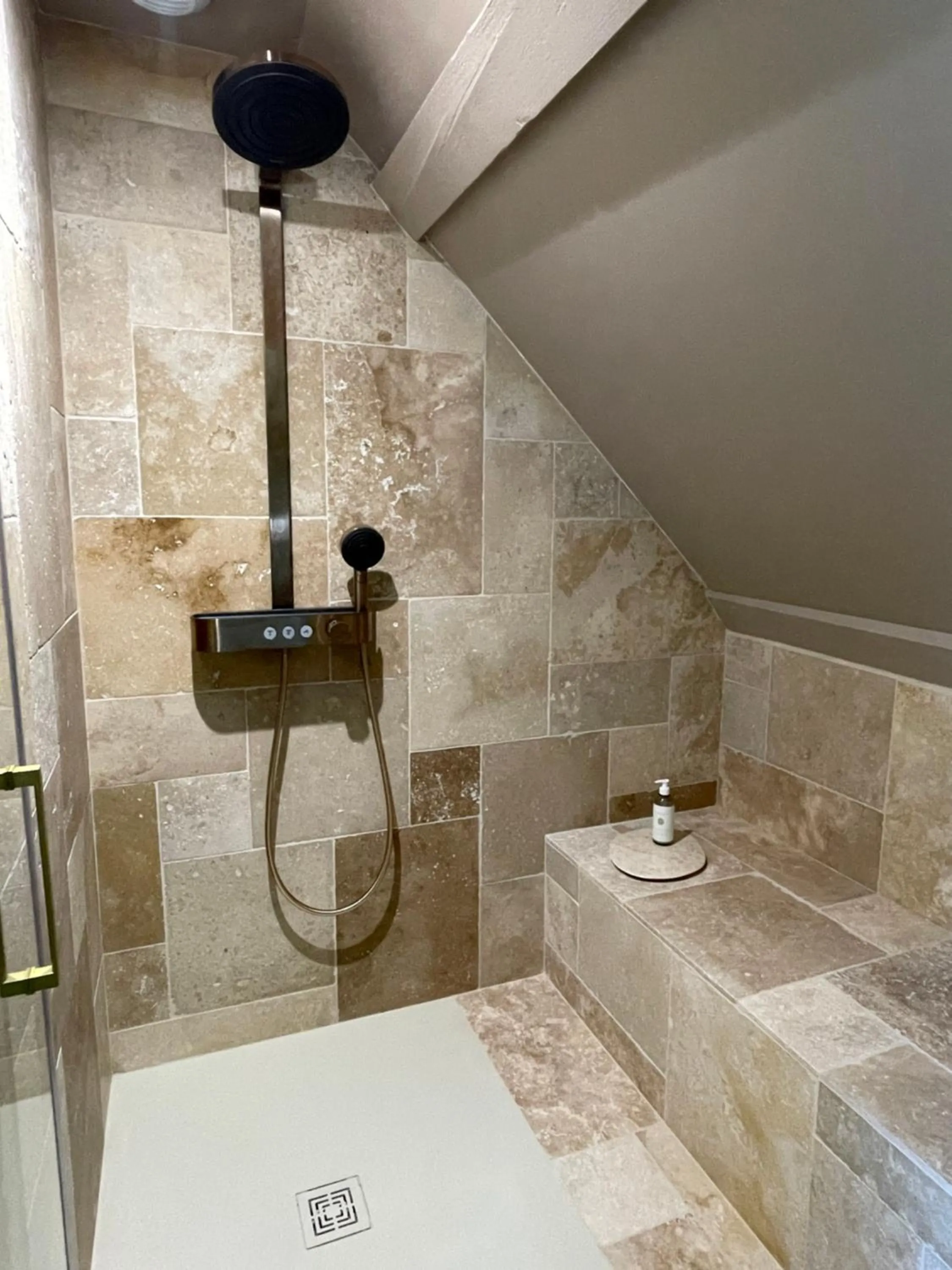 Shower in VILLA FIGUE BLANCHE