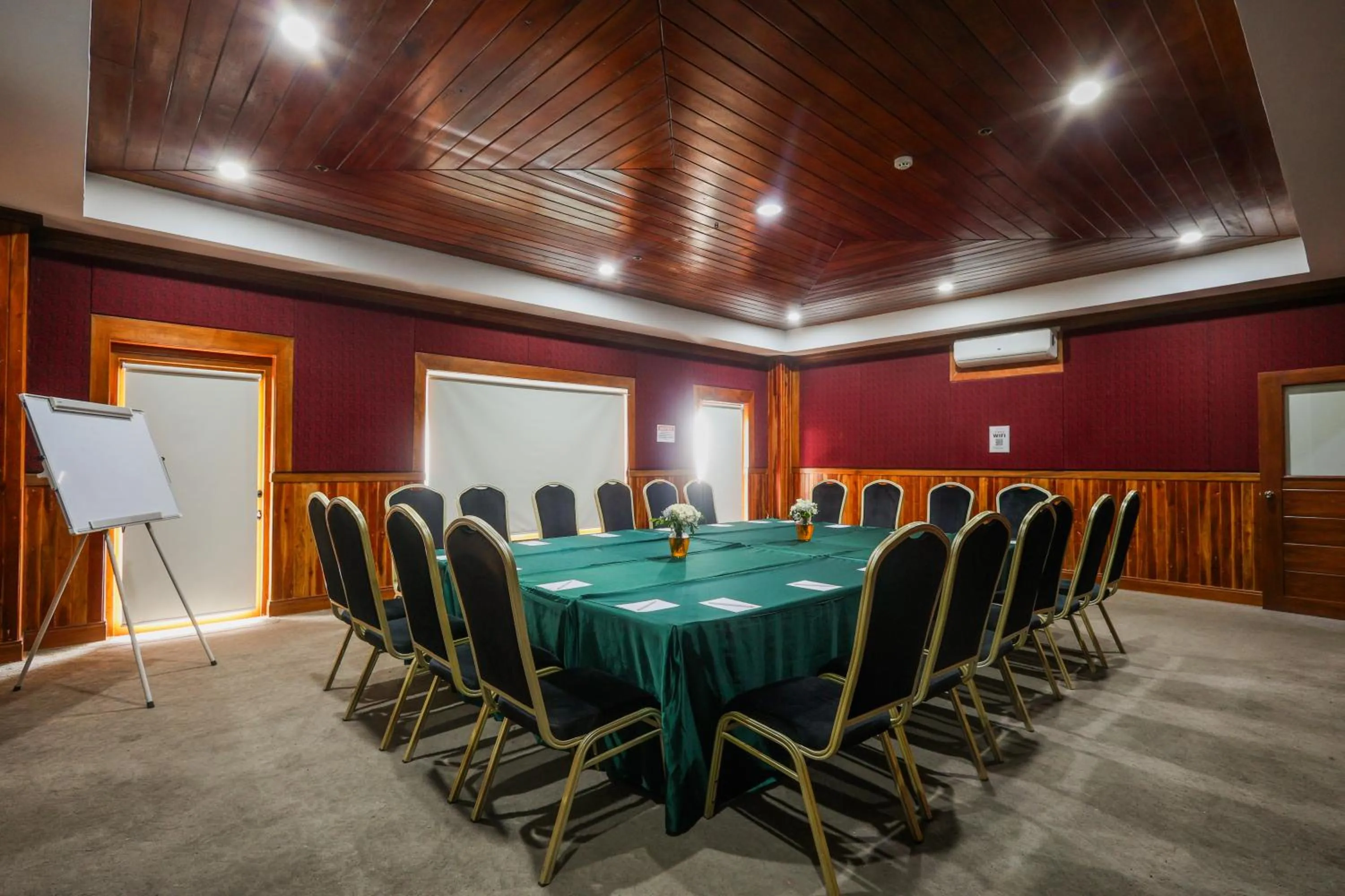 Alta D' Tagaytay Hotel