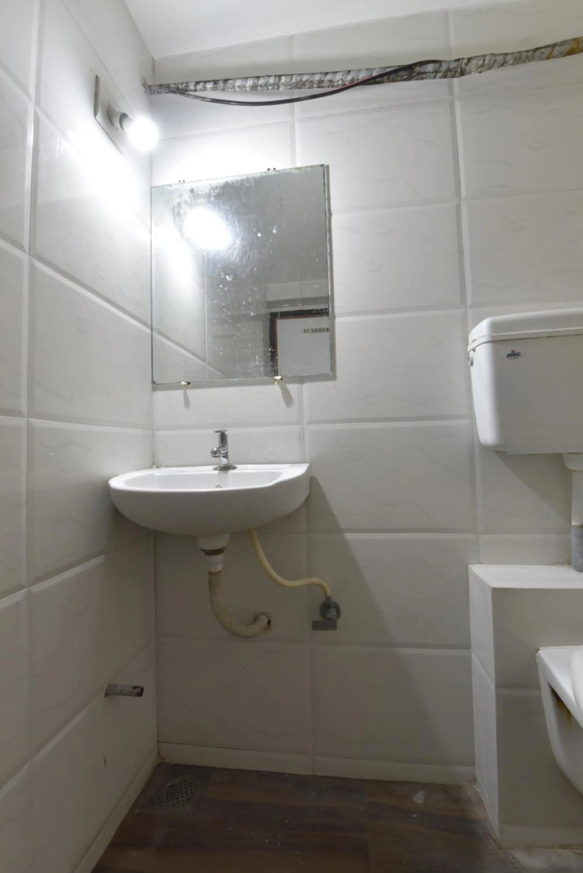 Toilet in HOTEL GOLD LEAF