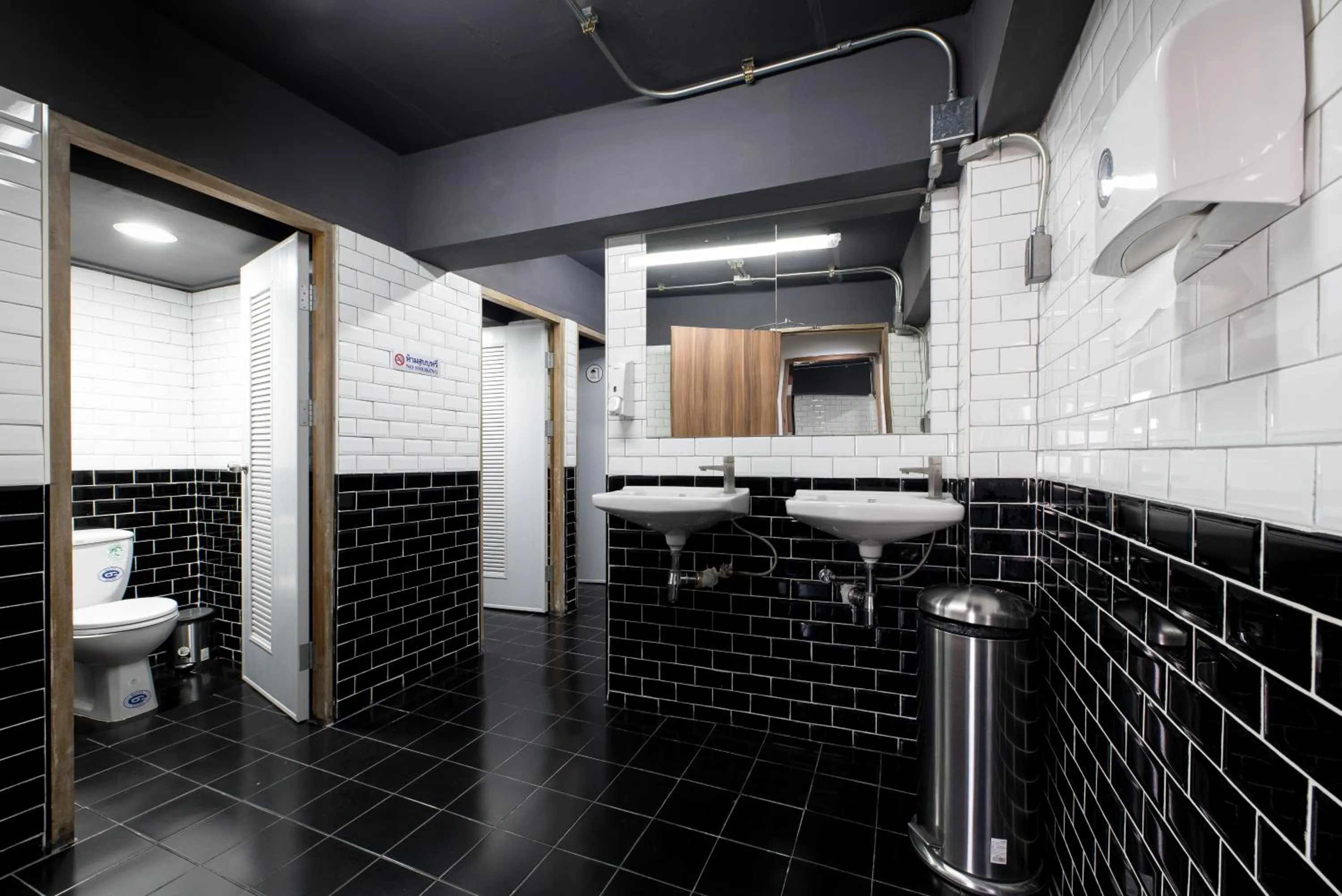 Bathroom in Ed Hostel