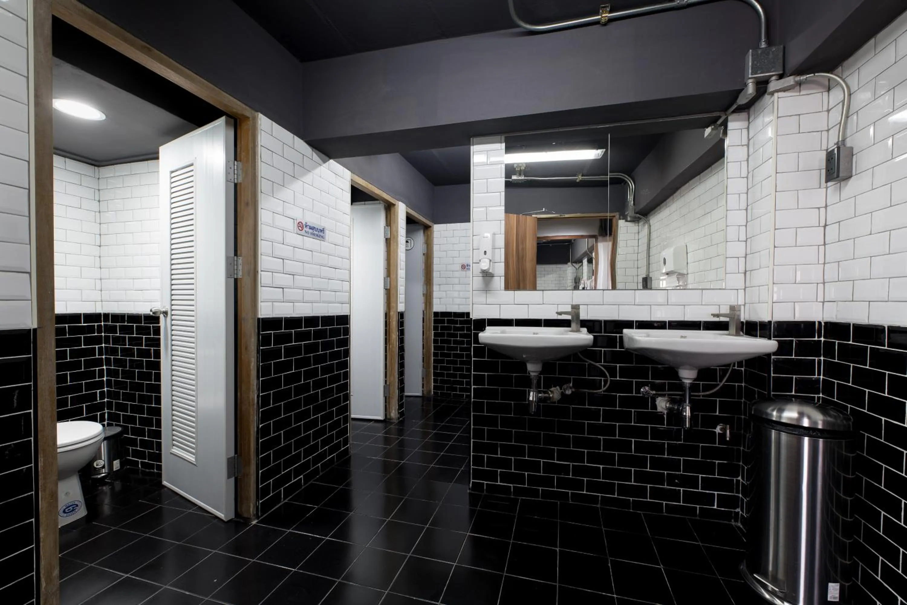 Bathroom in Ed Hostel