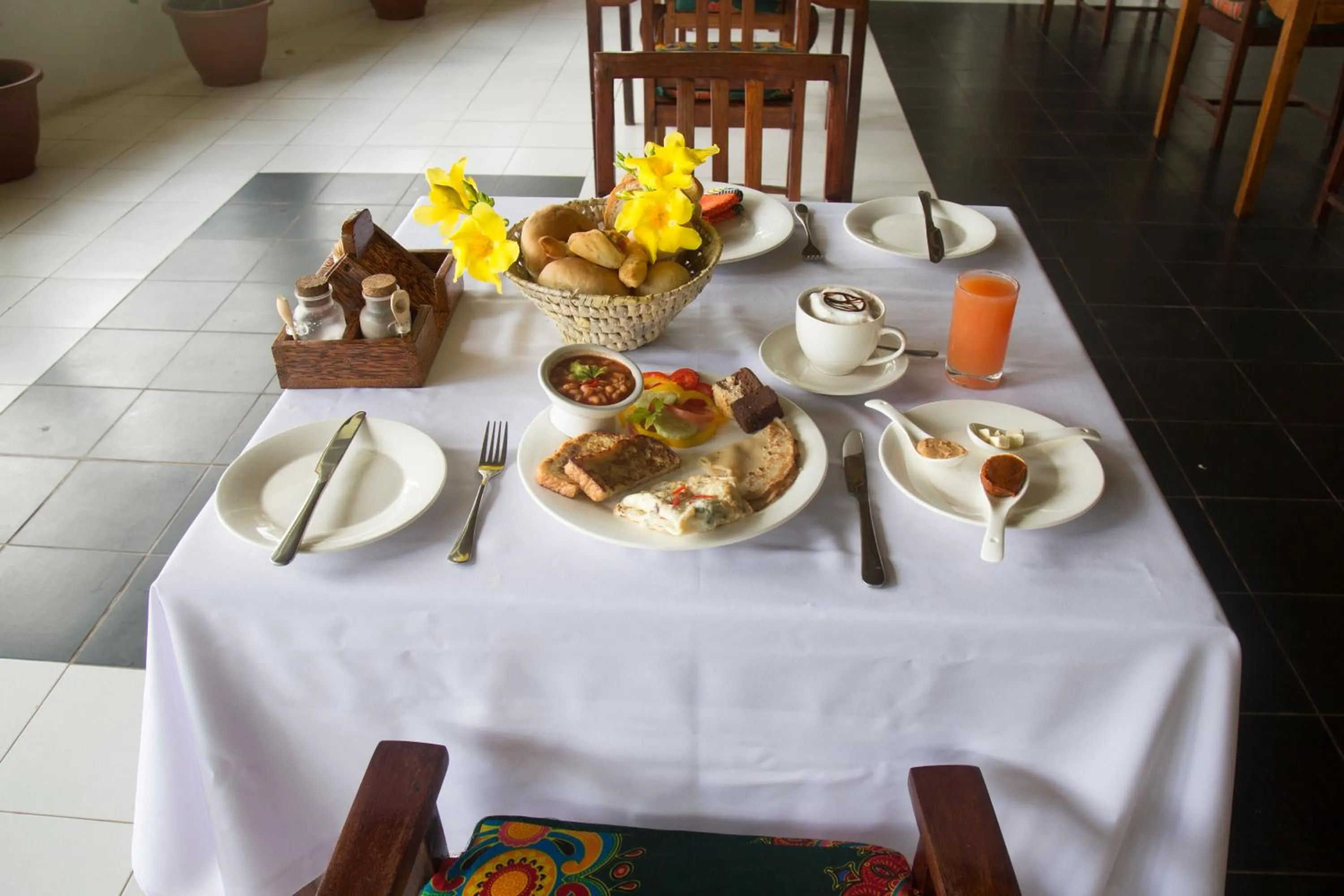 Food in Antonio Beach Tree House Hotel & Spa