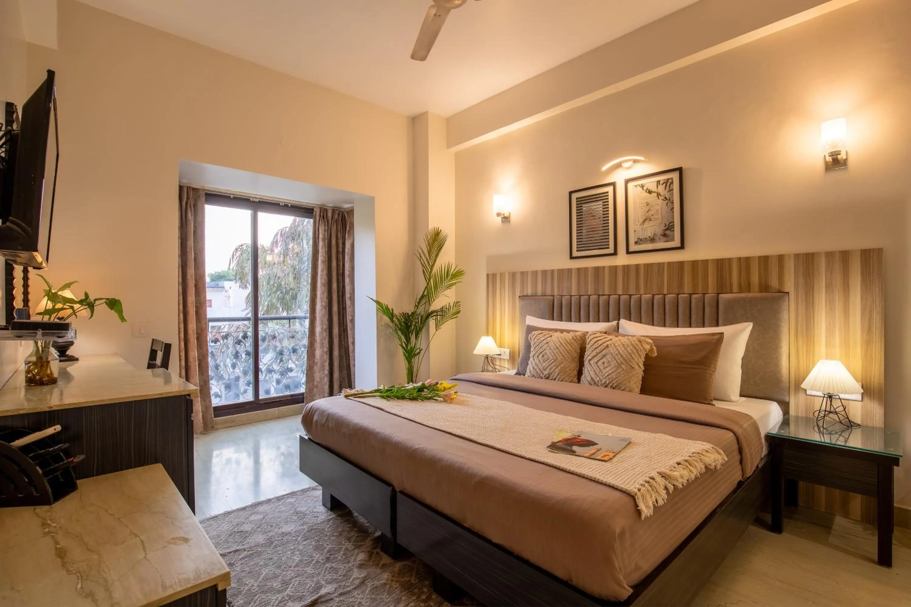 Bed in BedChambers Serviced Apartments, Sector 40