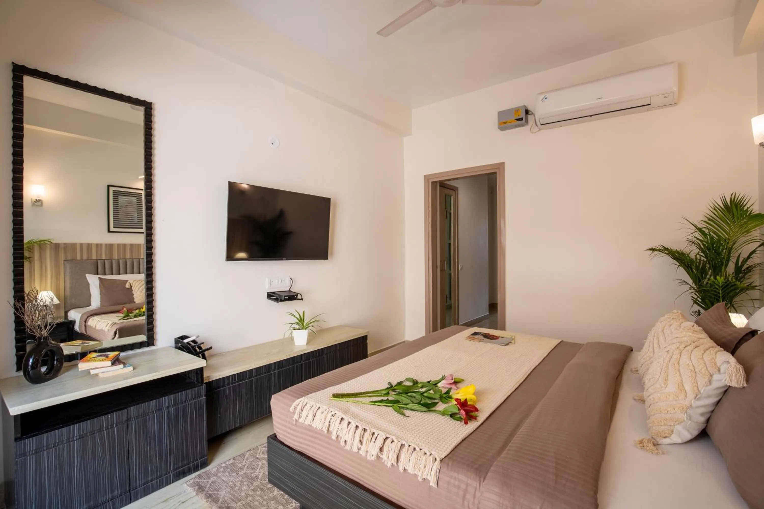 Bed in BedChambers Serviced Apartments, Sector 40