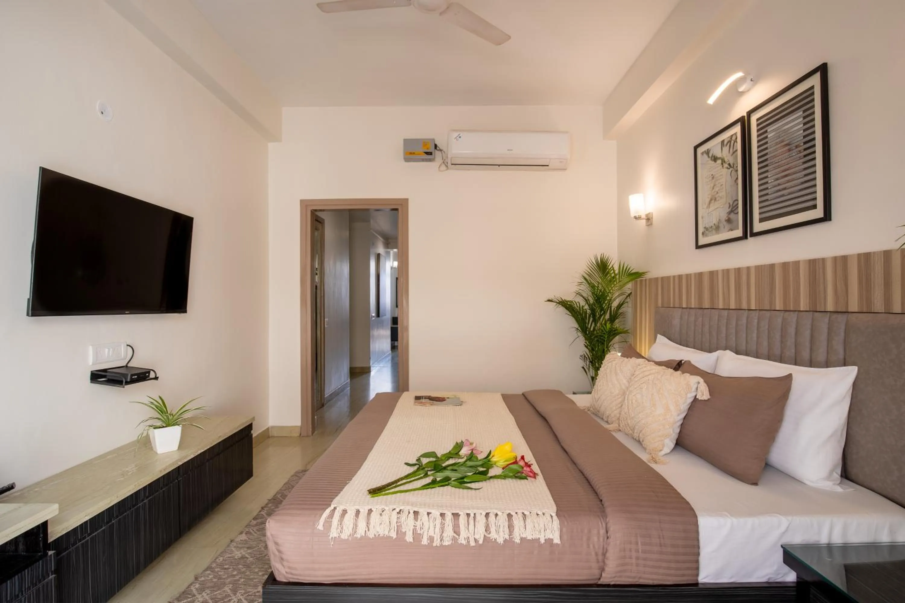 Bed in BedChambers Serviced Apartments, Sector 40