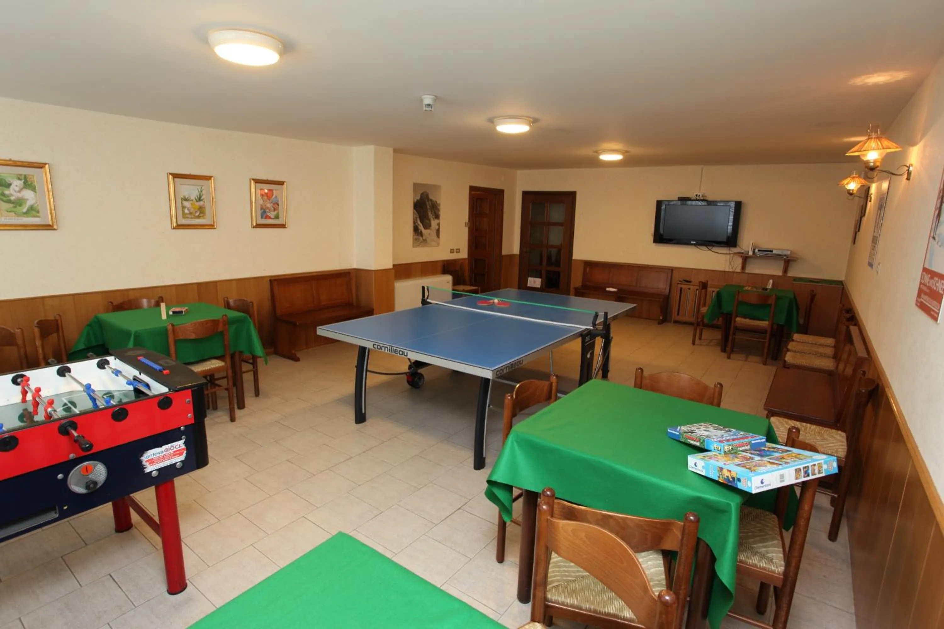 Game Room in GH Hotel Fratazza