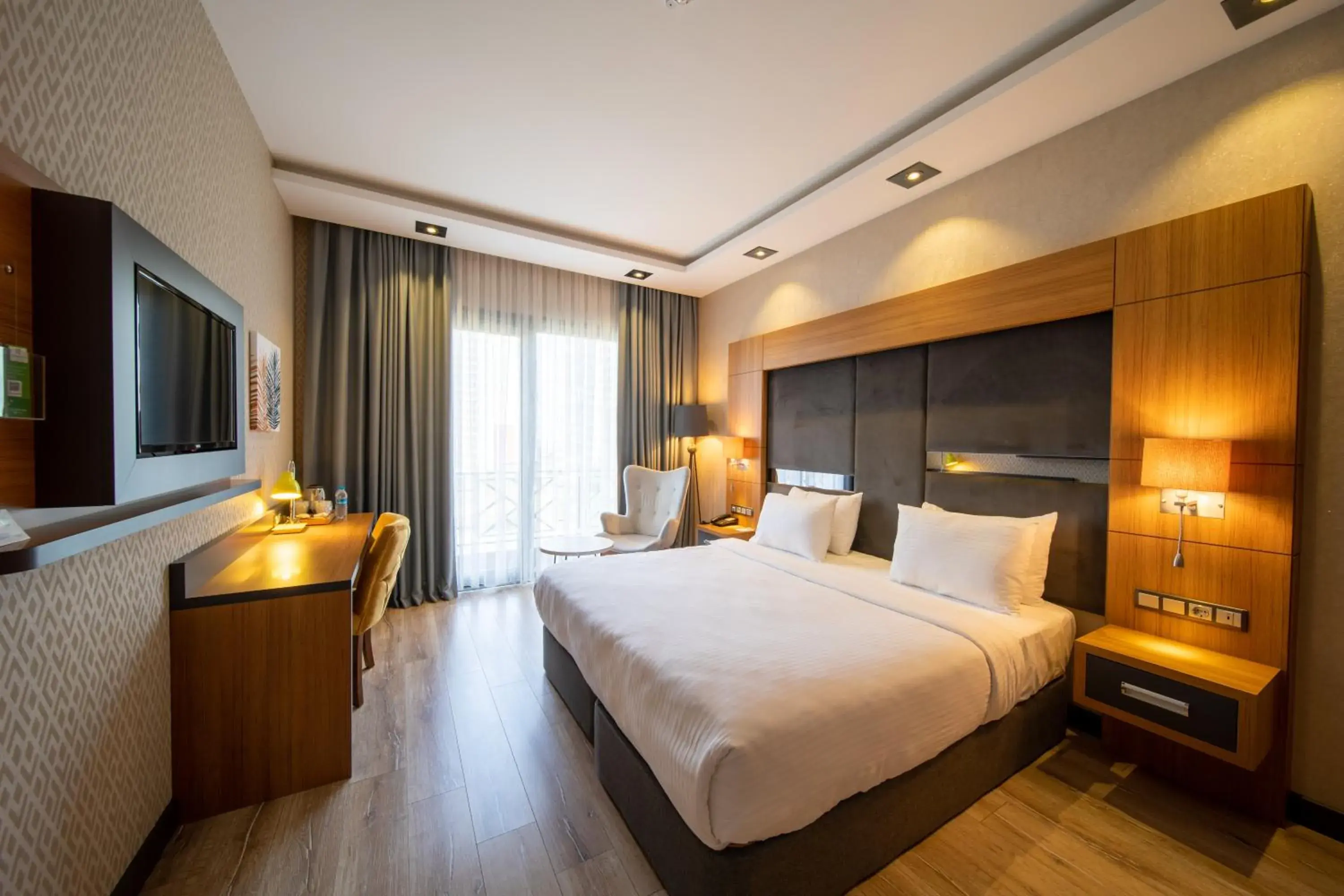 Standard King Room - Non-Smoking in Holiday Inn - Trabzon-East by IHG Standard King Room - Non-Smoking in Holiday Inn - Trabzon-East by IHG