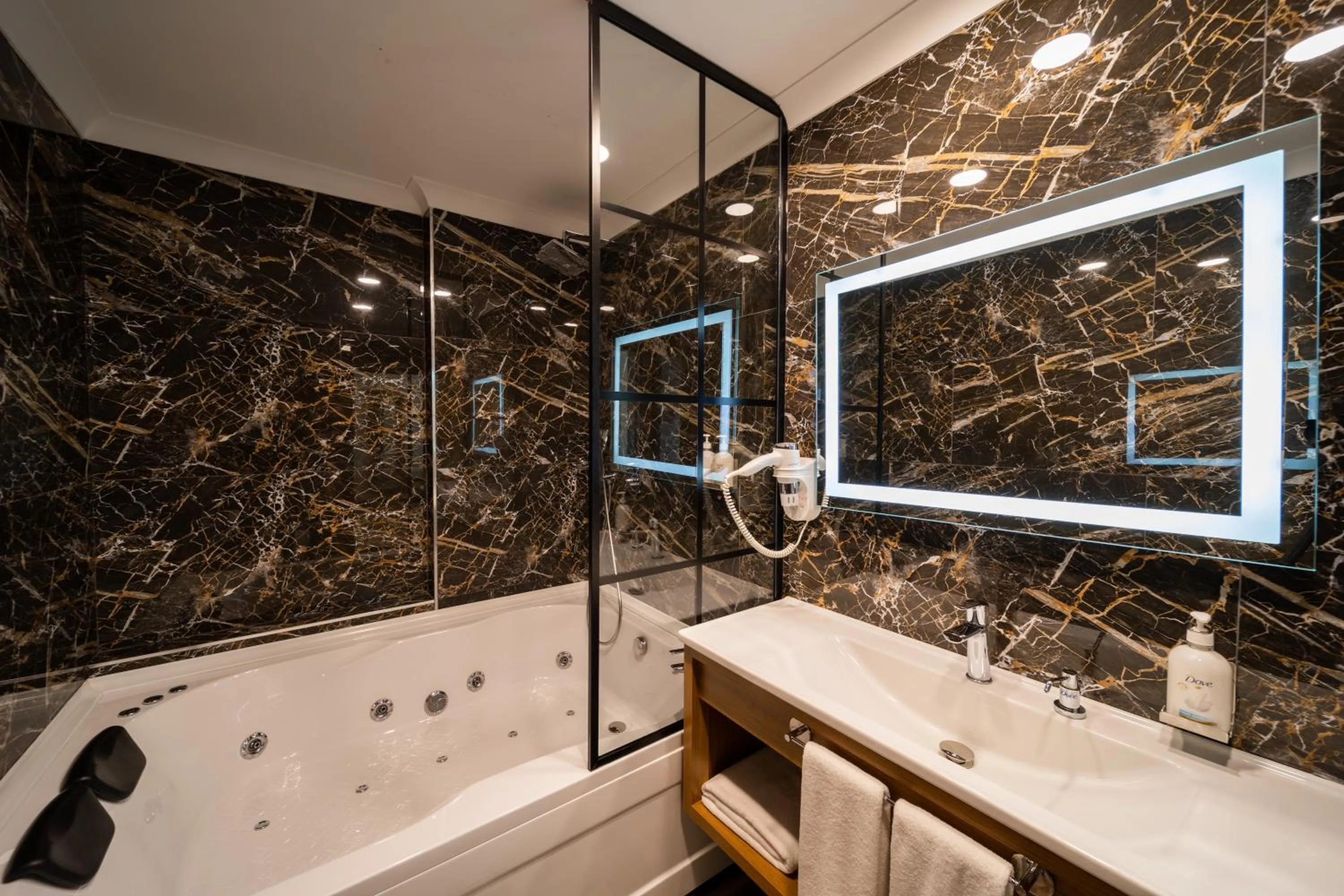 Shower in Holiday Inn - Trabzon-East by IHG