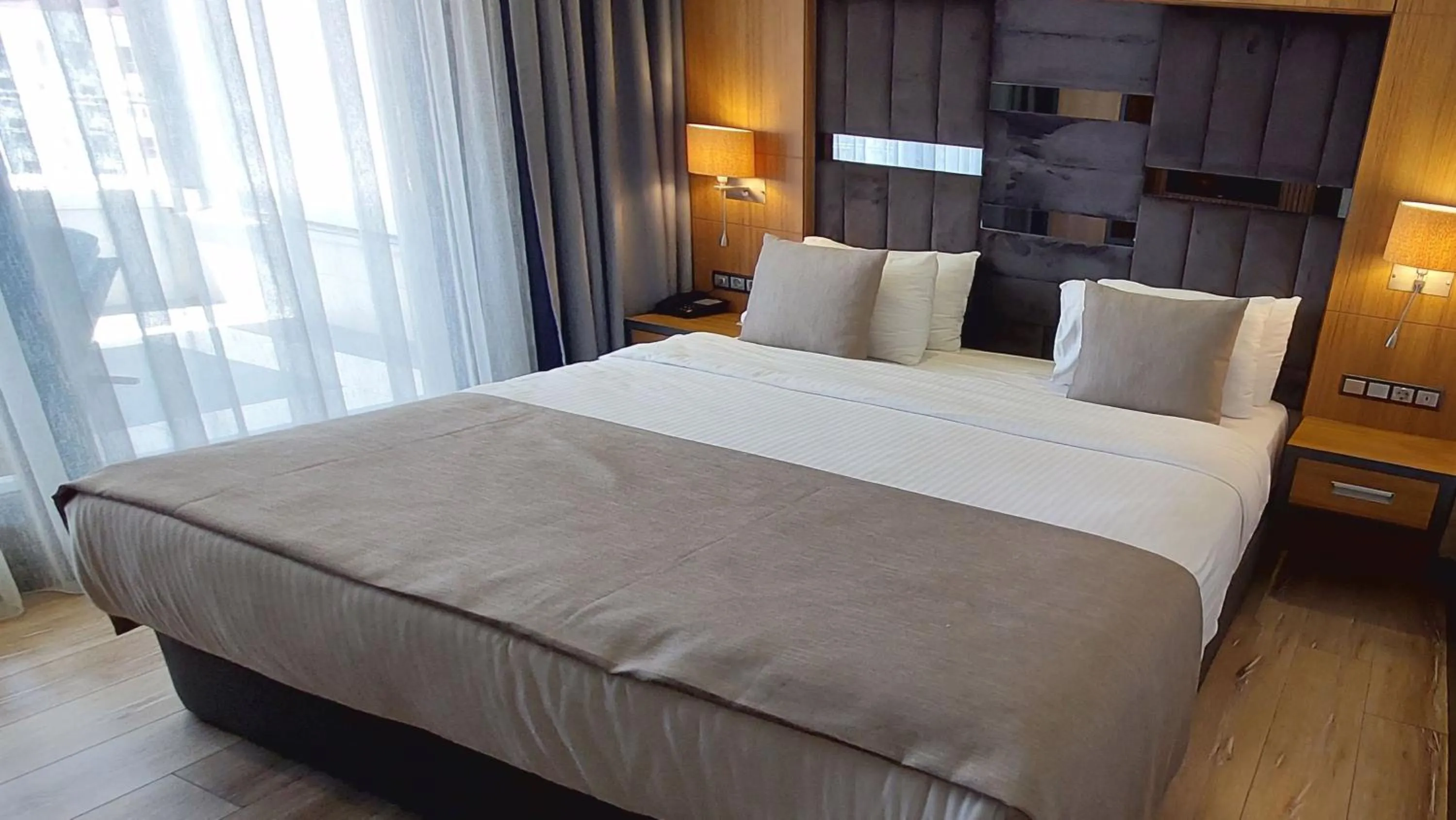 Photo of the whole room, Bed in Holiday Inn - Trabzon-East by IHG