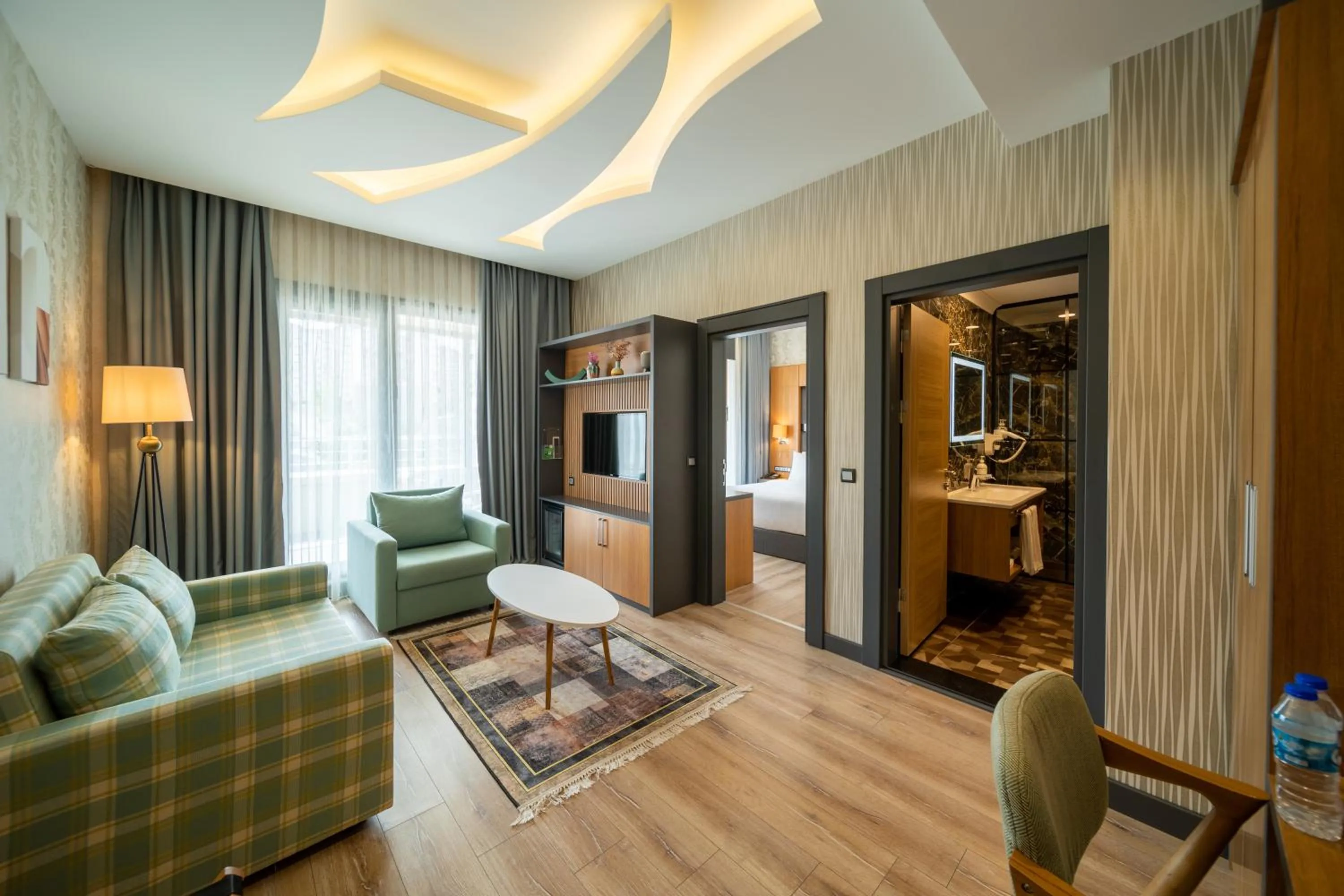 Communal lounge/ TV room in Holiday Inn - Trabzon-East by IHG