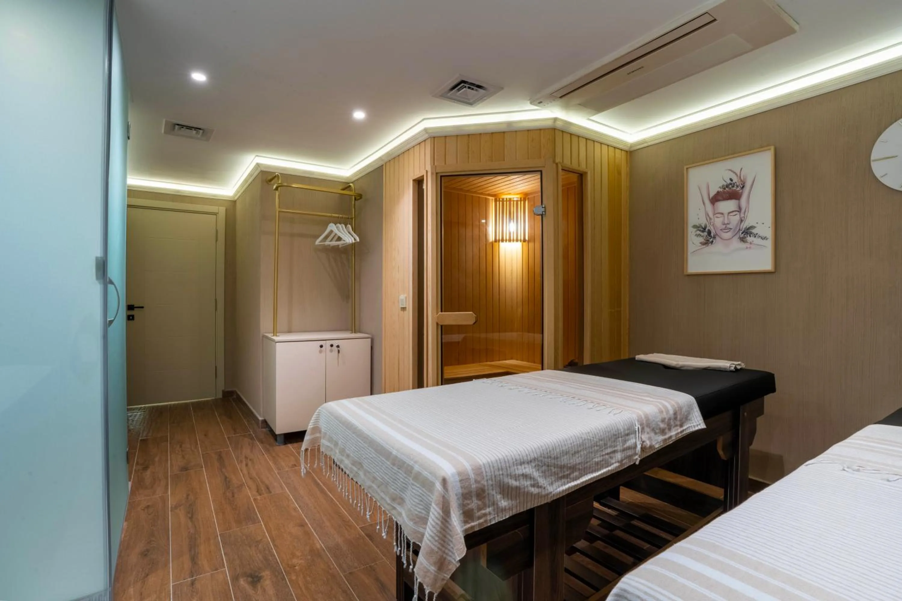 Massage, Bed in Actuel Life Hotels - Special Class