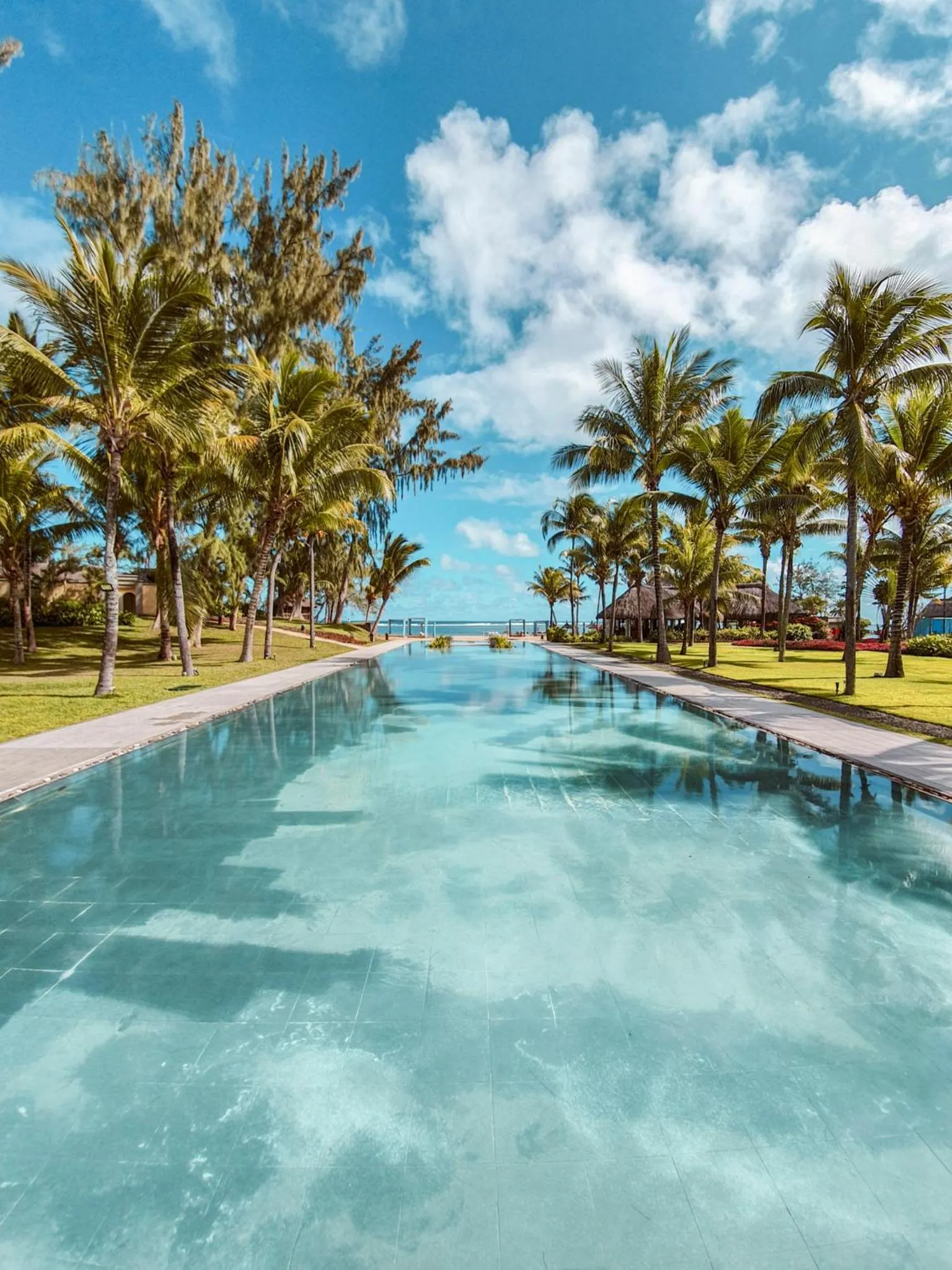 Area and facilities in Outrigger Mauritius Beach Resort