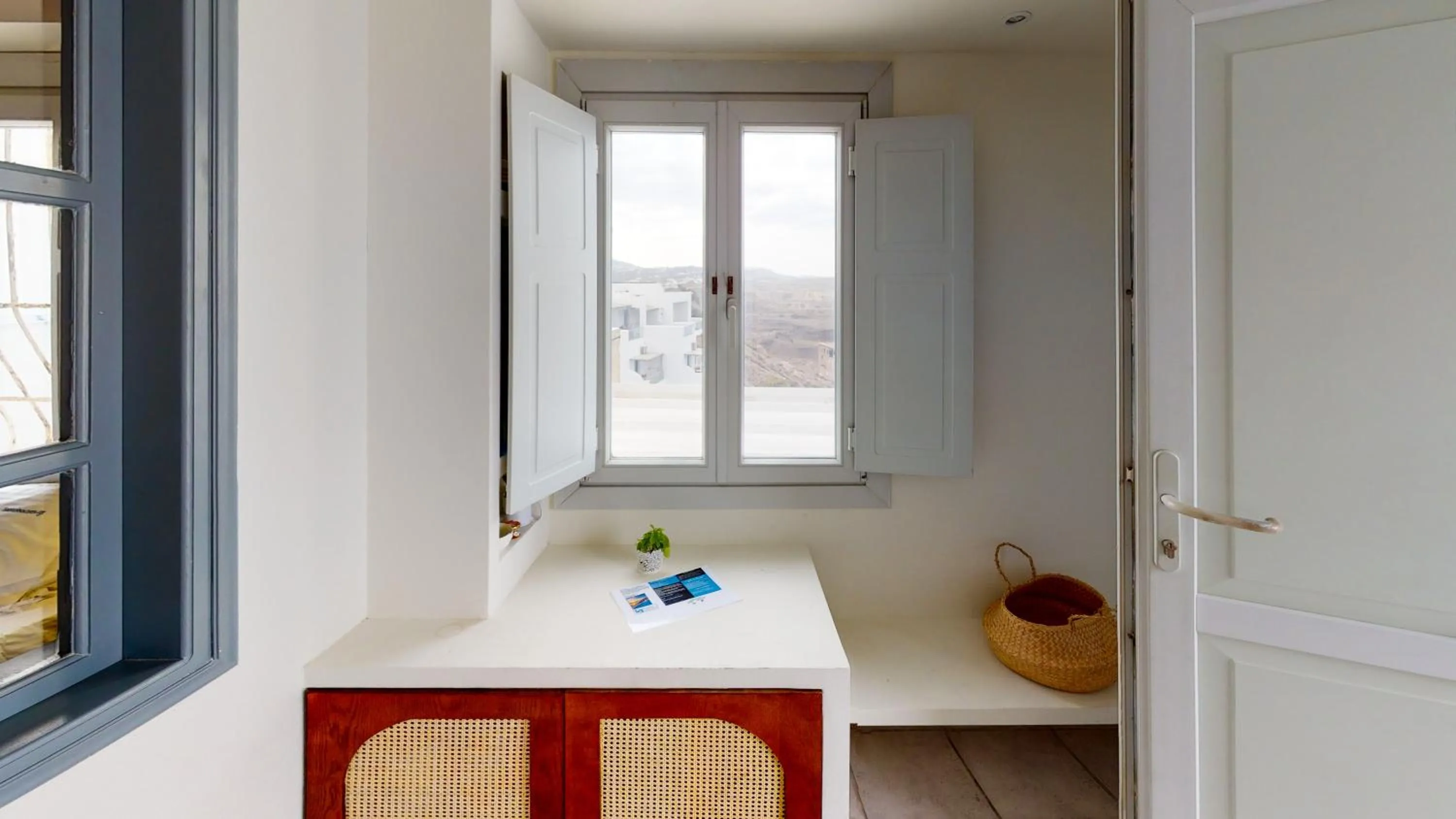 Decorative detail in NEOKLASSIKO KOUKOULI