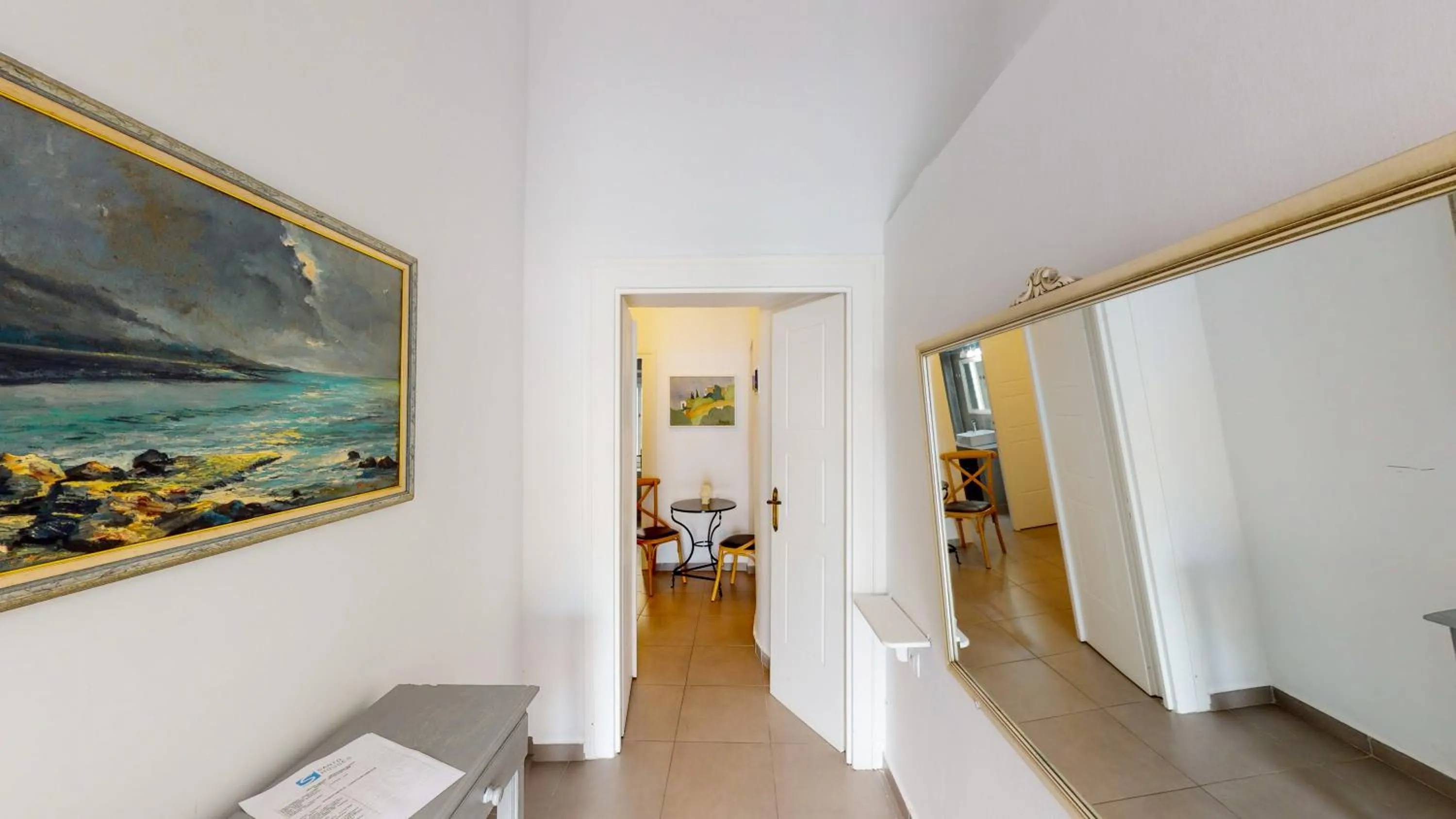 Photo of the whole room in NEOKLASSIKO KOUKOULI