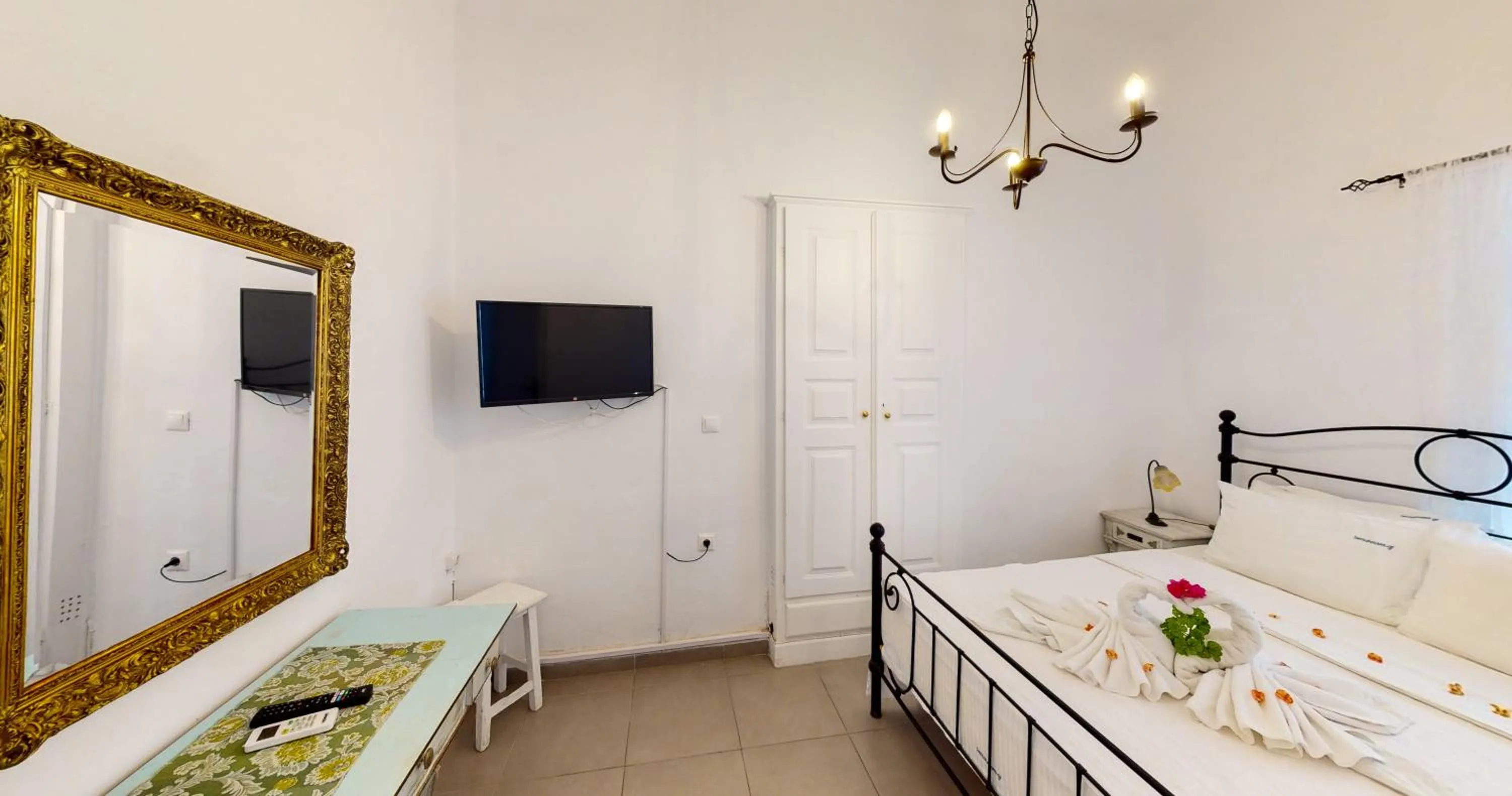 Bedroom in NEOKLASSIKO KOUKOULI