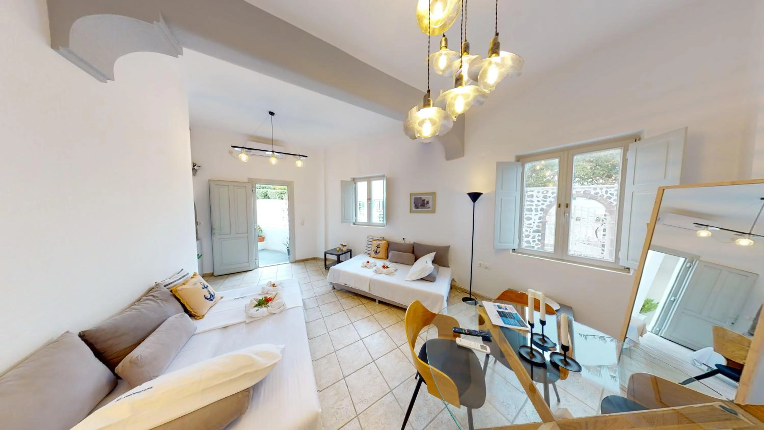 Seating area in NEOKLASSIKO KOUKOULI