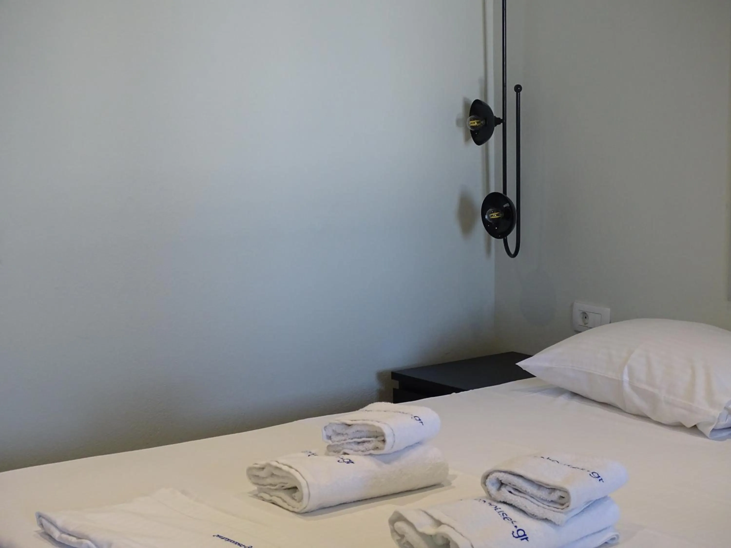 Bed in NEOKLASSIKO KOUKOULI