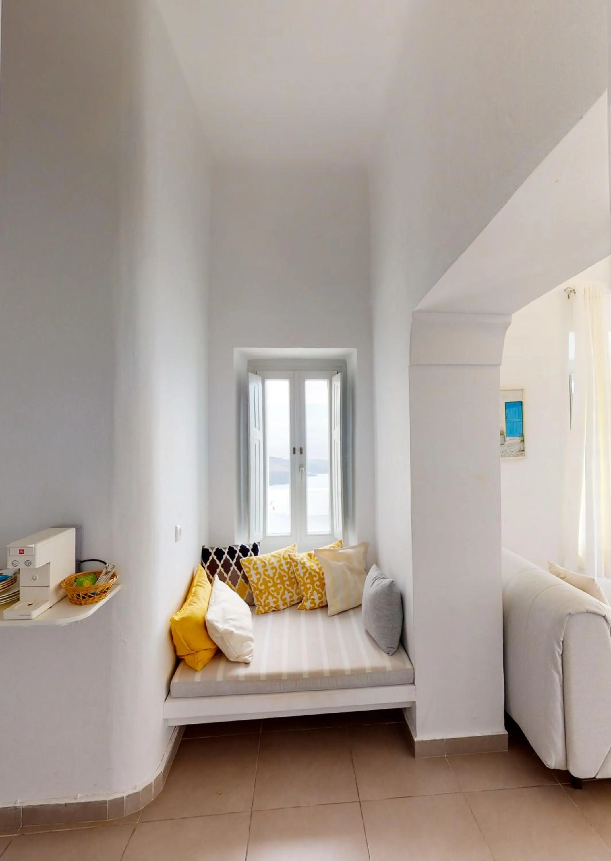 Seating area in NEOKLASSIKO KOUKOULI