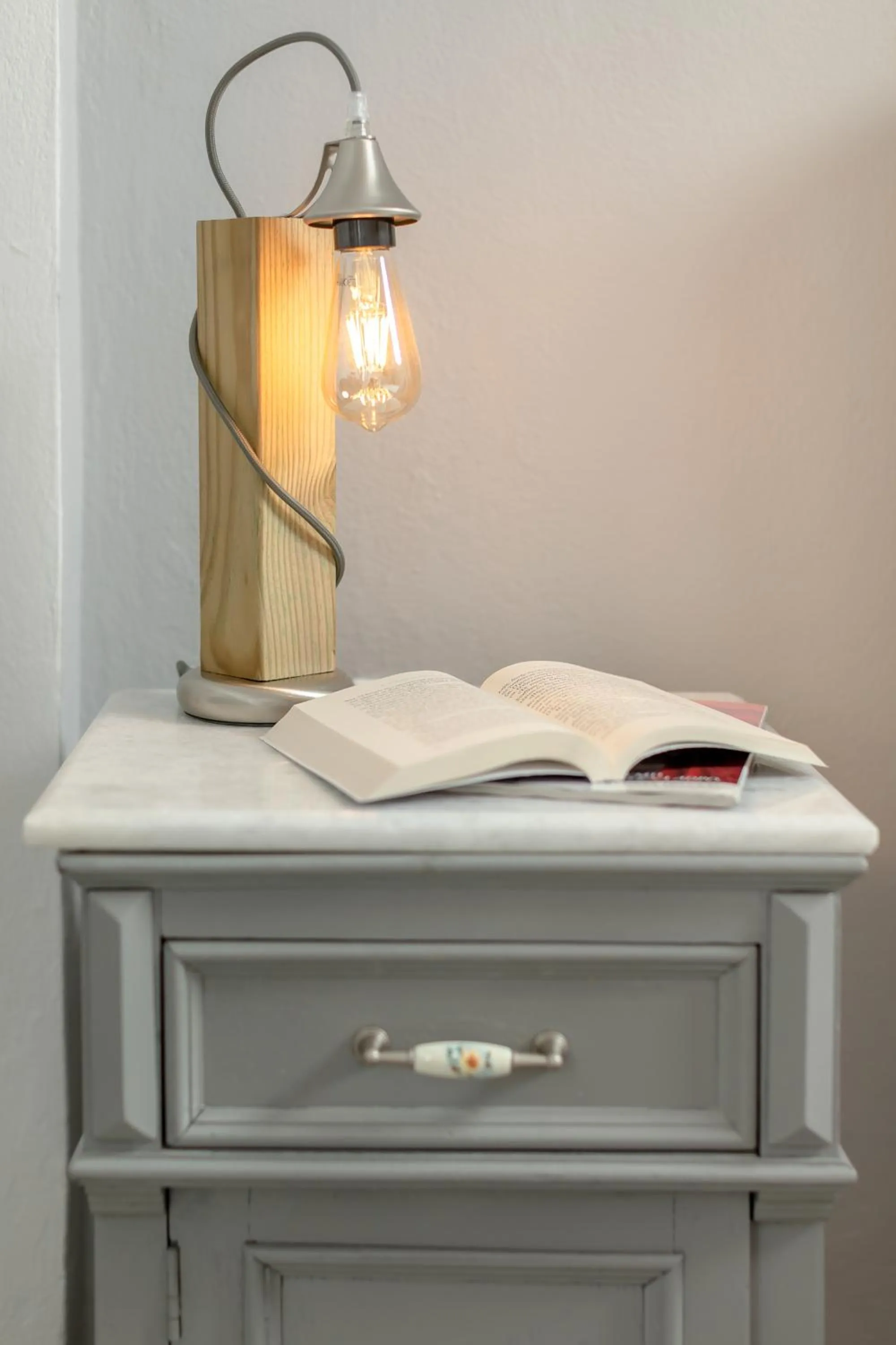 Decorative detail in NEOKLASSIKO KOUKOULI