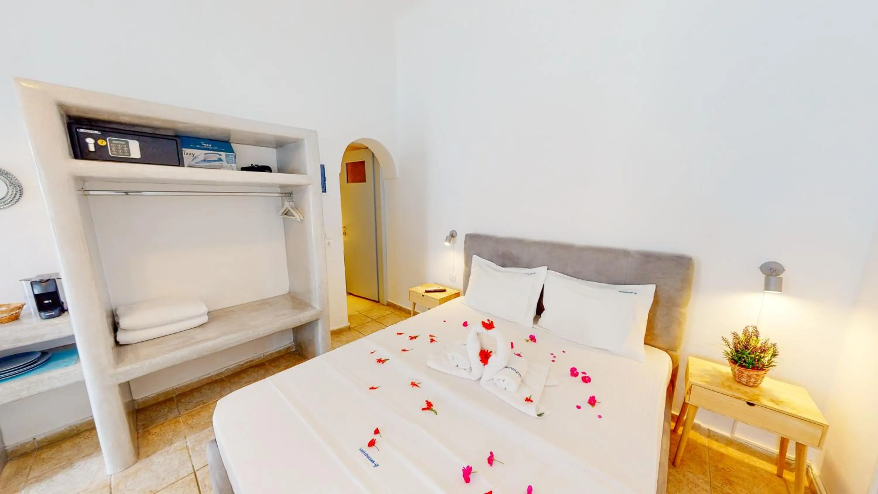 Bedroom in NEOKLASSIKO KOUKOULI