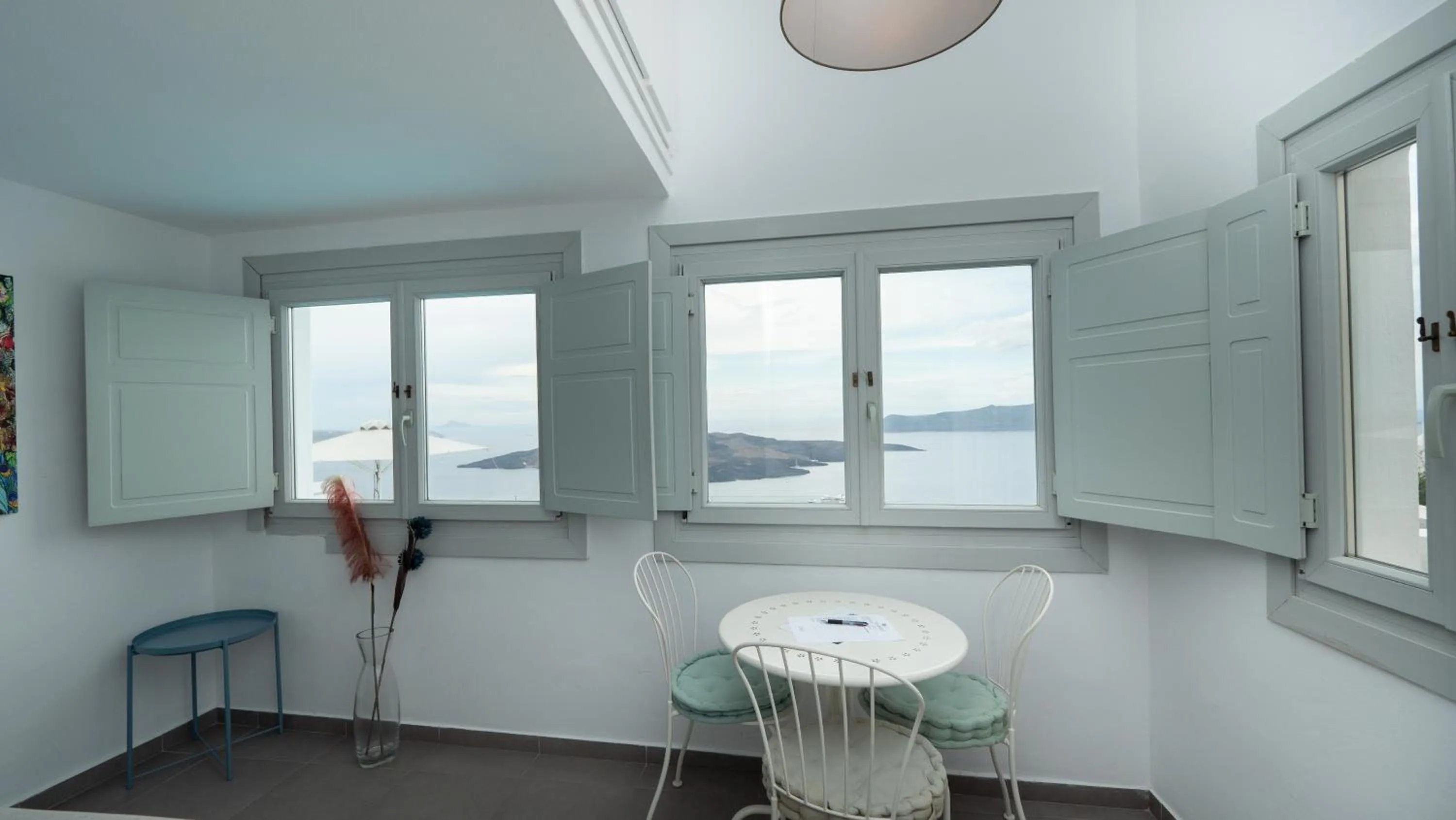 Seating area in NEOKLASSIKO KOUKOULI