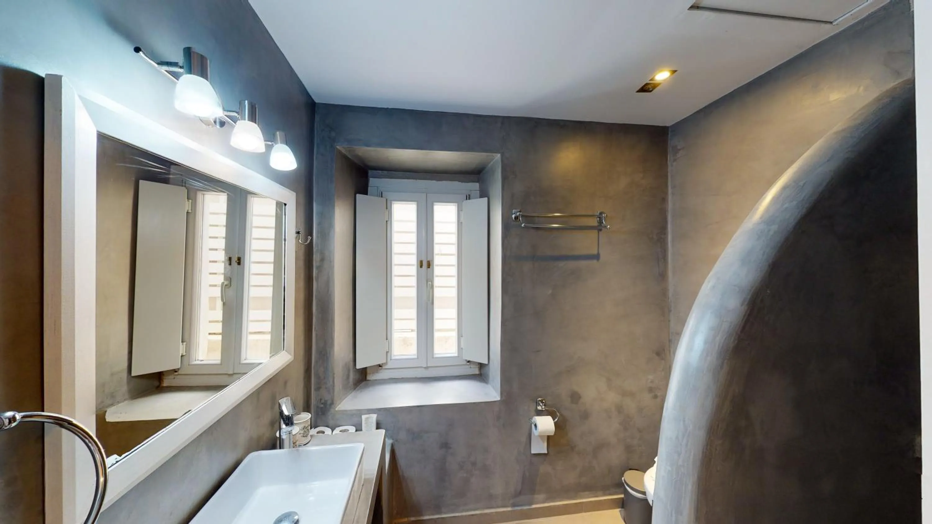 Bathroom in NEOKLASSIKO KOUKOULI