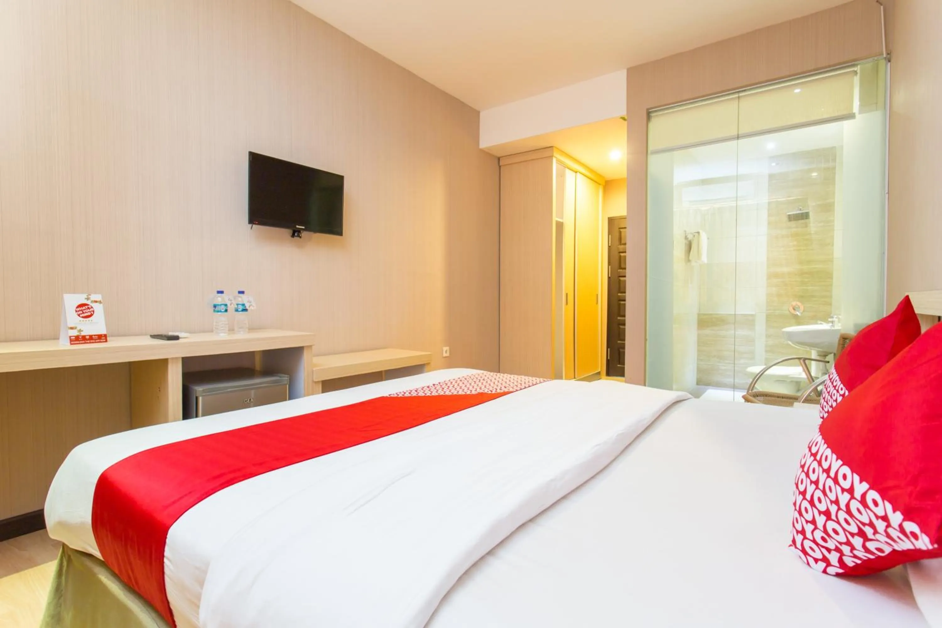 Bedroom in OYO 663 Hotel Sejati