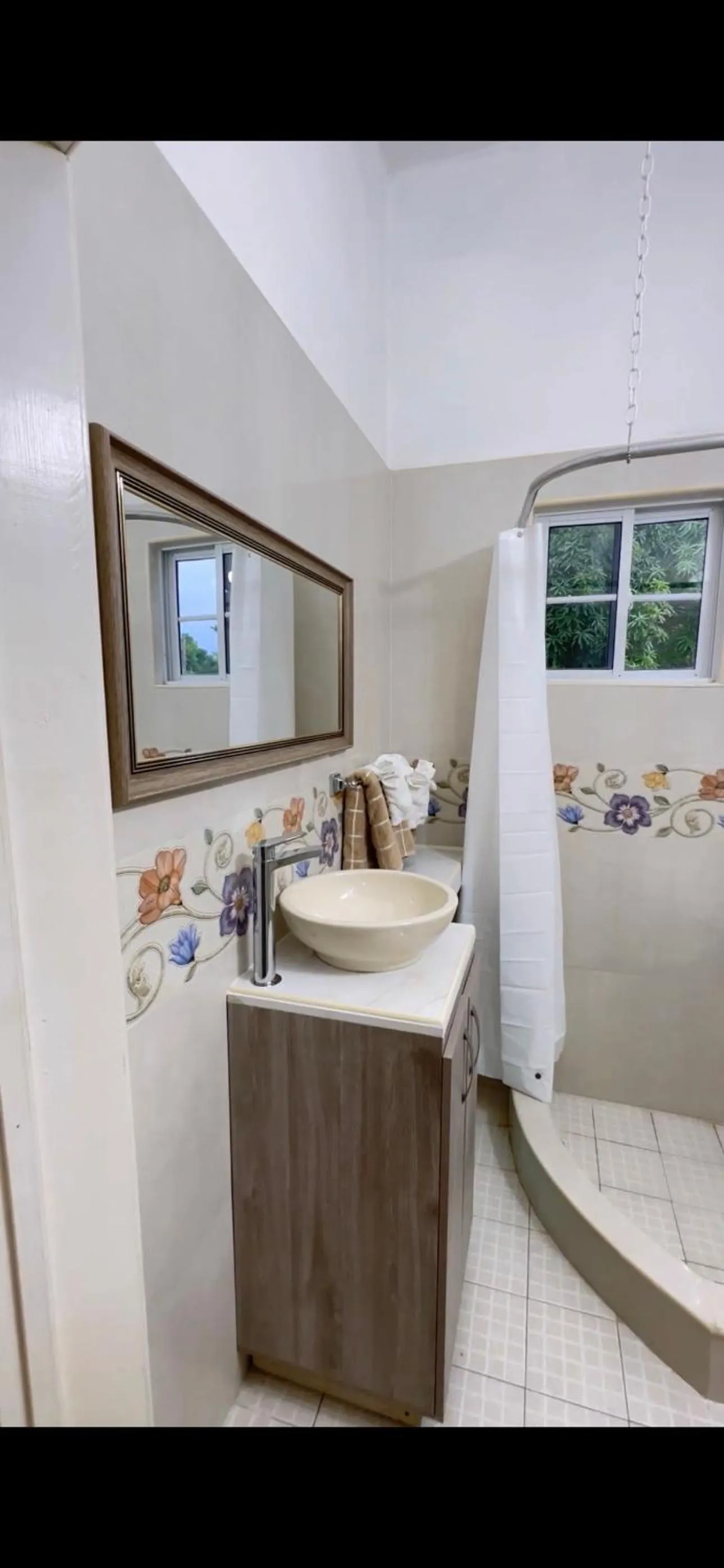 Bed in Dela de-Rose Guest House Negril Jamaica