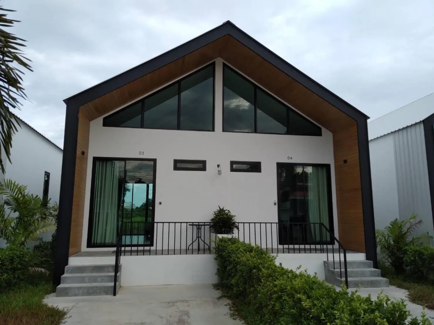 Facade/entrance in Pailin Place