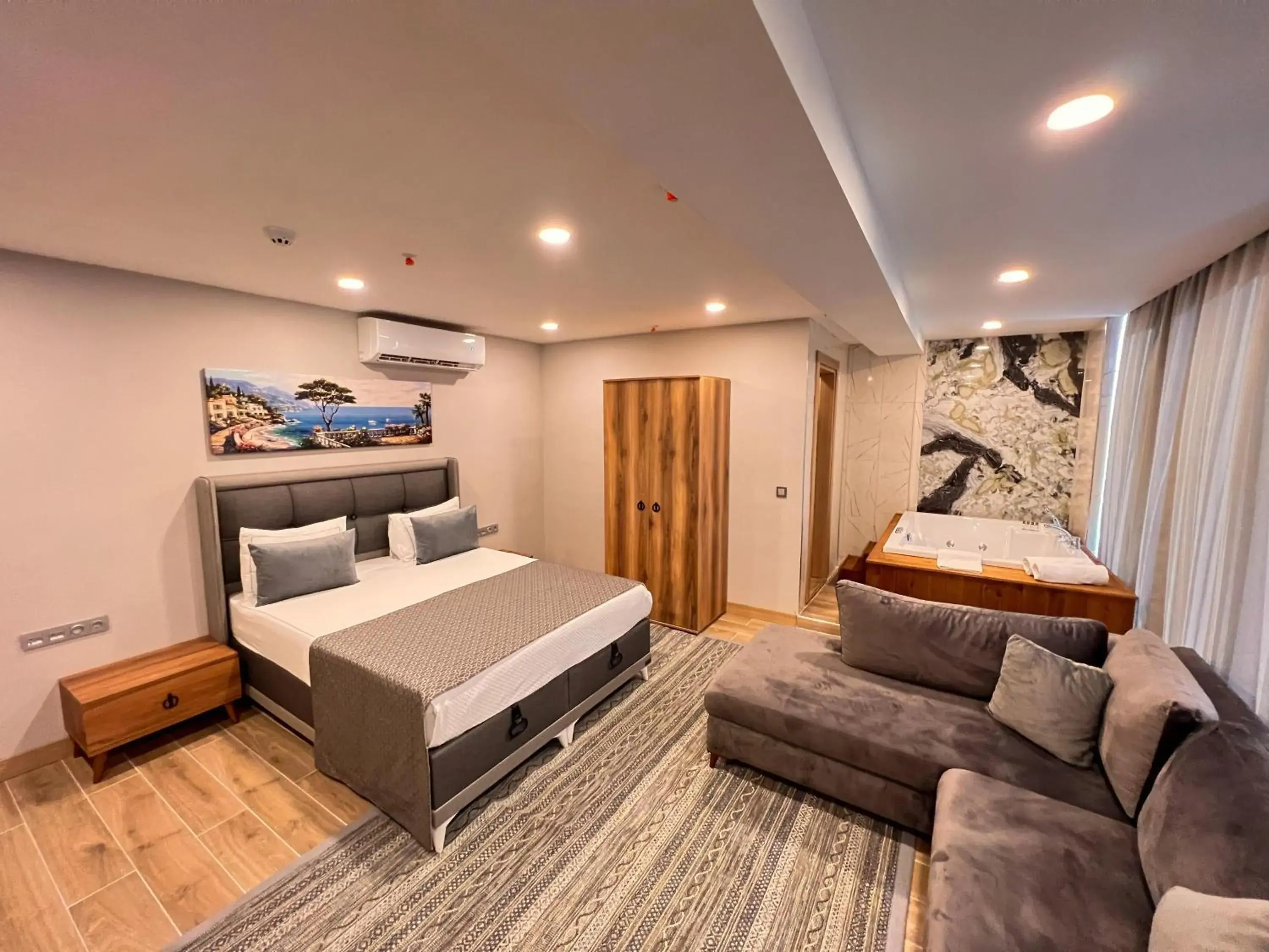 King Suite with Spa Bath - single occupancy in Old Town Point Hotel & Spa Antalya King Suite with Spa Bath - single occupancy in Old Town Point Hotel & Spa Antalya