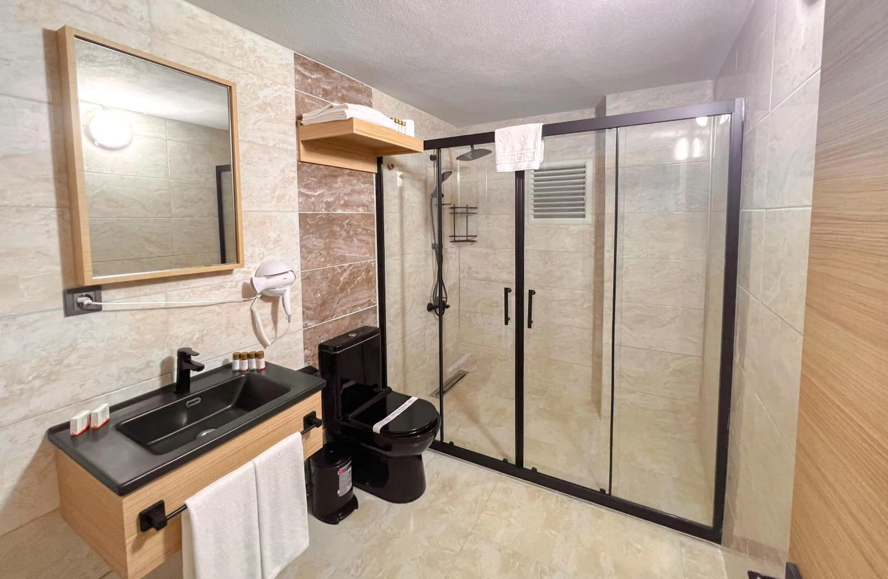 Toilet in Old Town Point Hotel & Spa Antalya