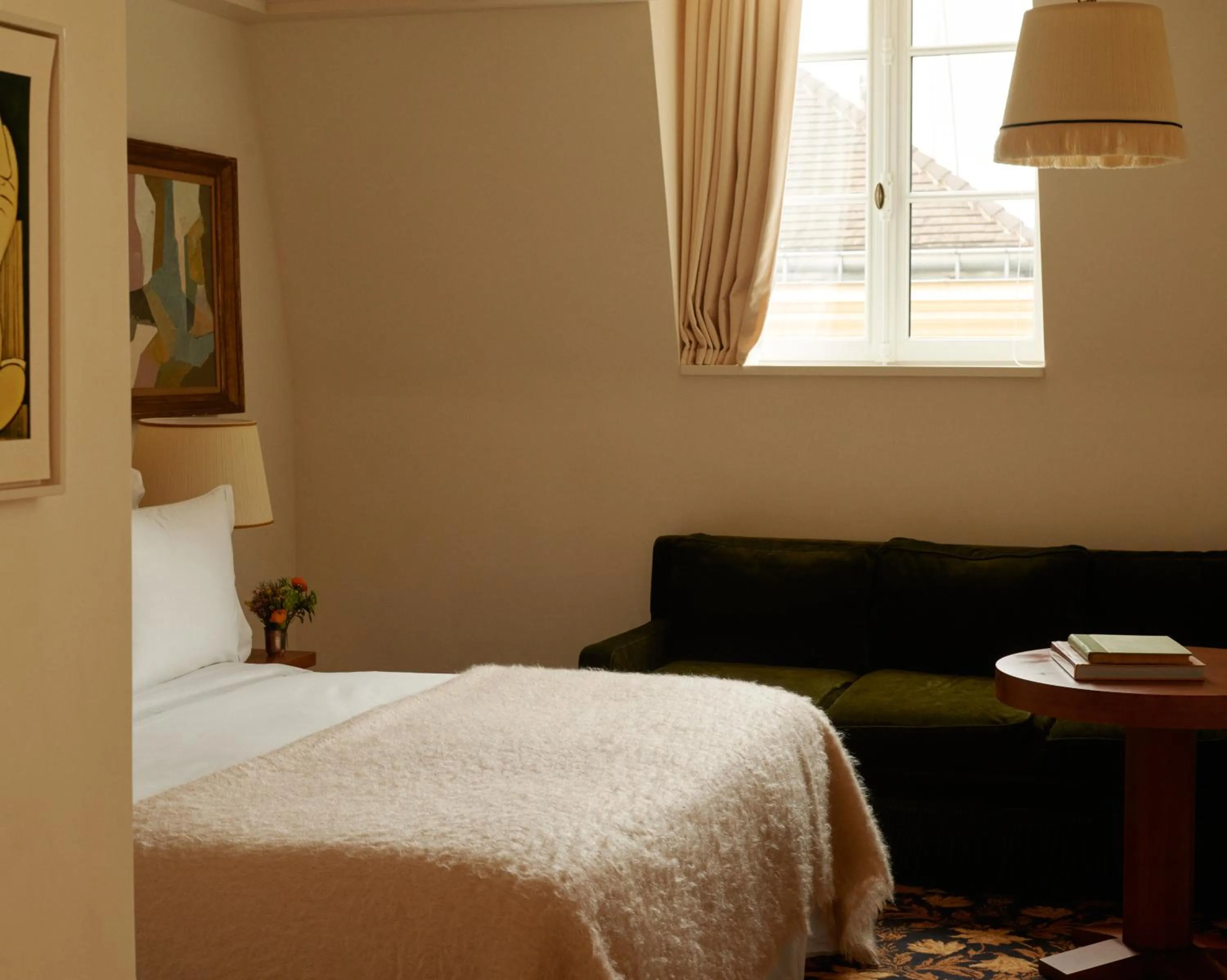 Bedroom, Bed in Château Voltaire