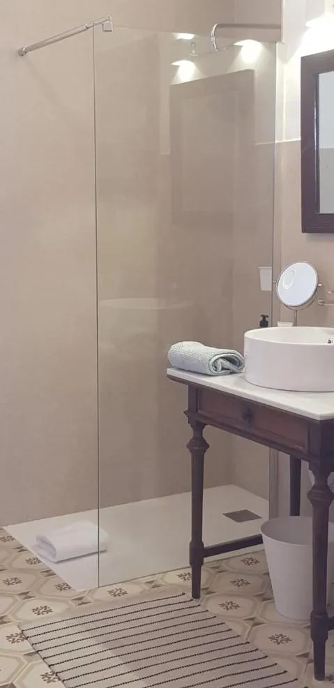 Bathroom in Casa Rural los Danzantes