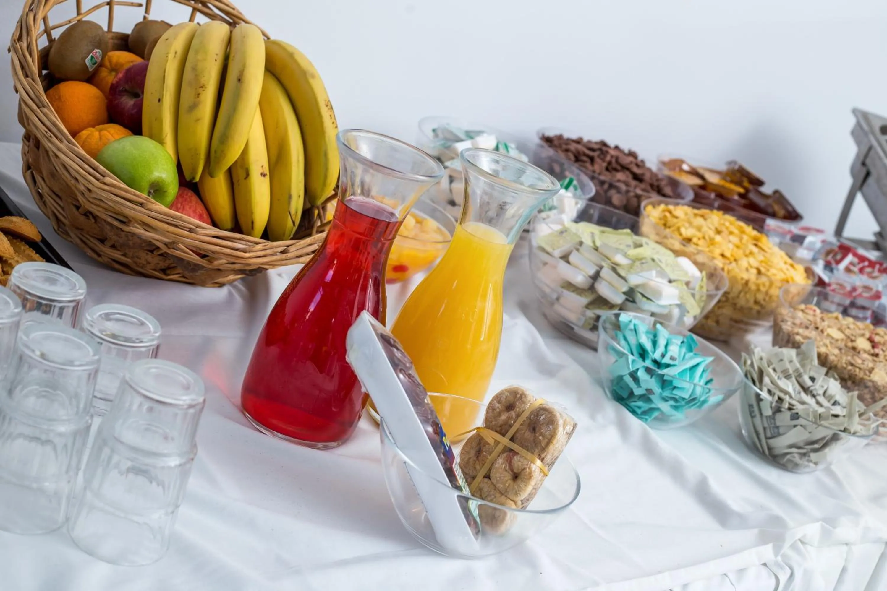 Food and drinks in Faliraki Premium Hotel