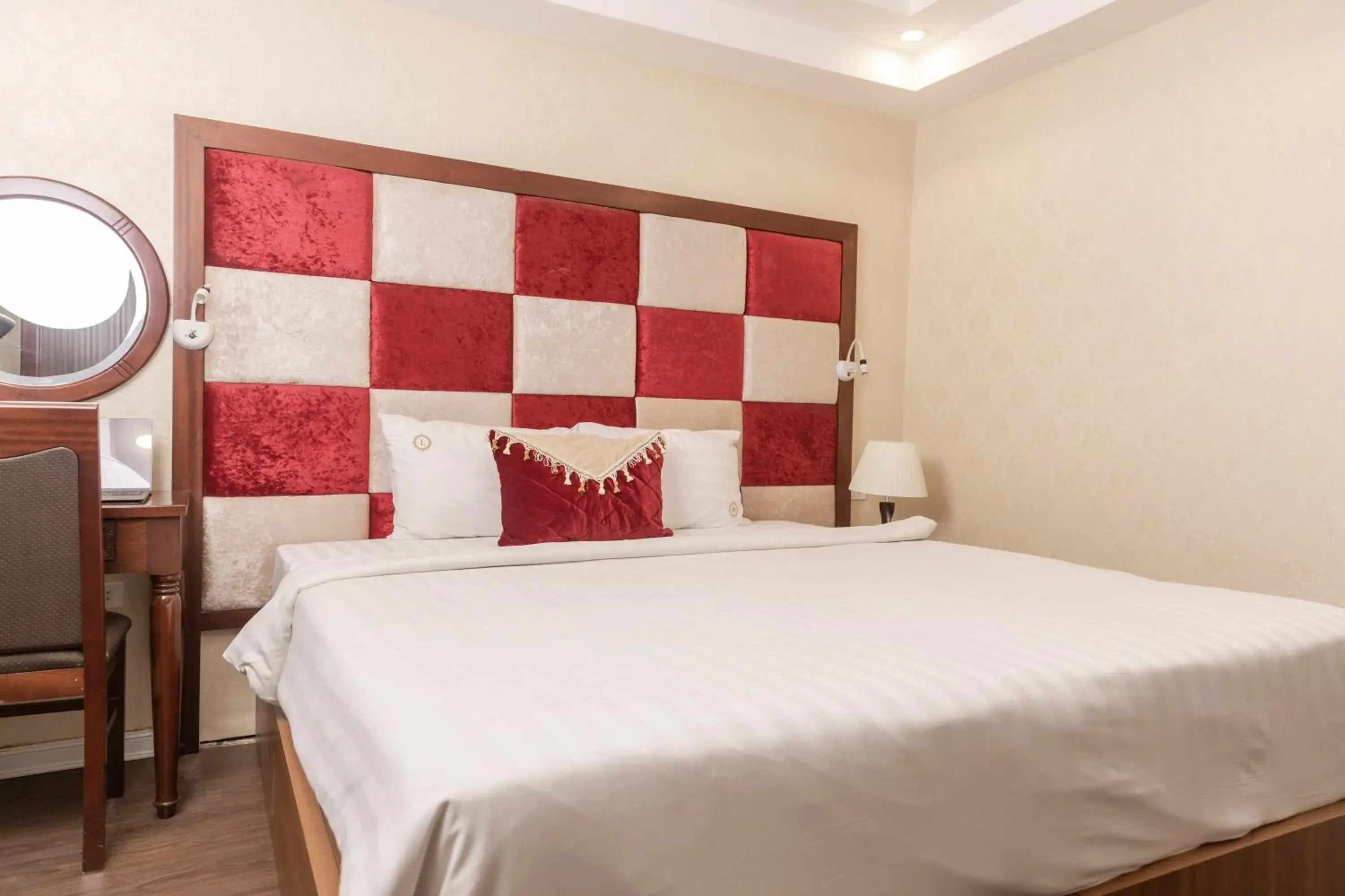Deluxe Double Room with Private Bathroom in Hanoi City Backpackers Hostel Deluxe Double Room with Private Bathroom in Hanoi City Backpackers Hostel