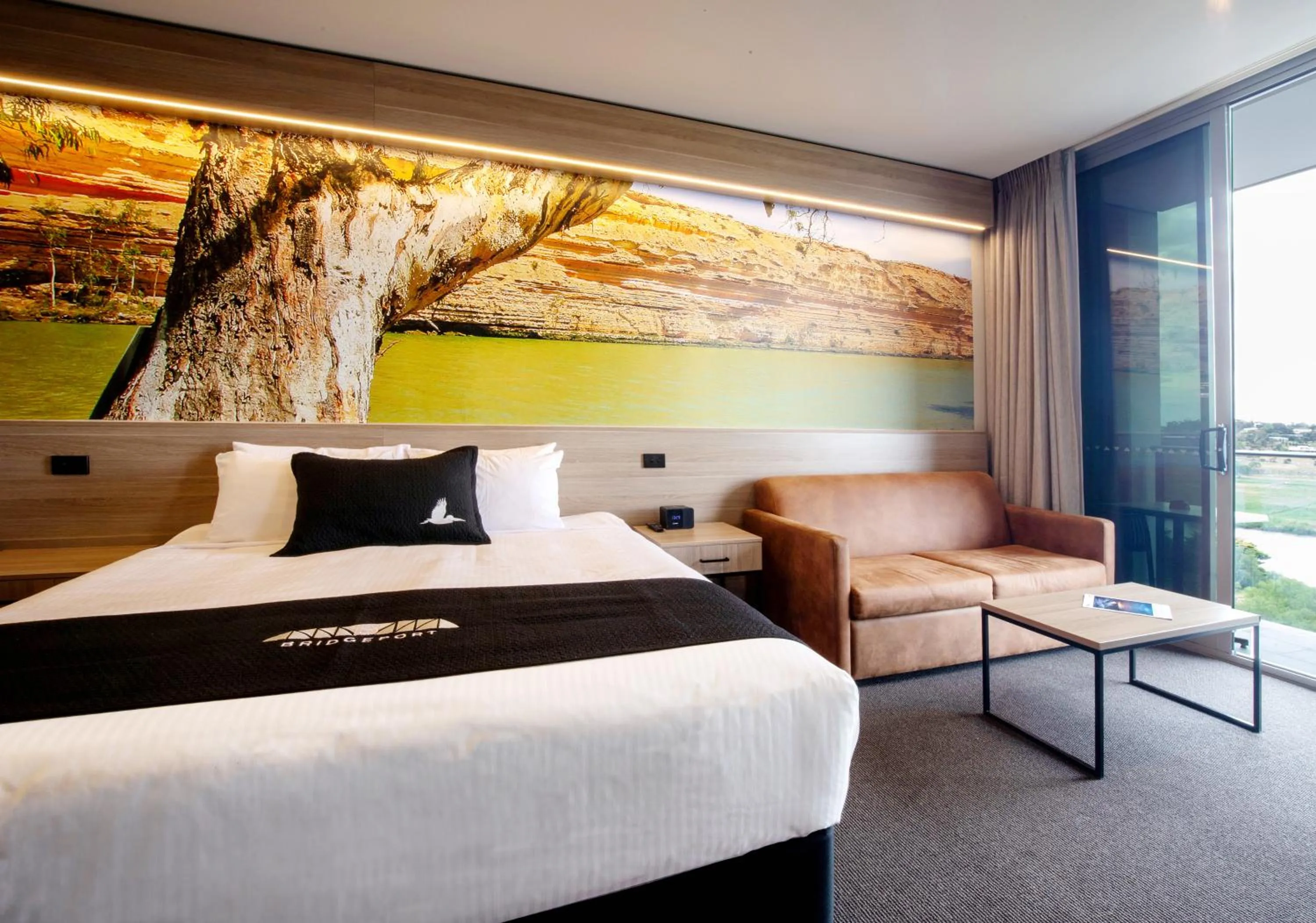 Bedroom, Bed in Bridgeport Hotel